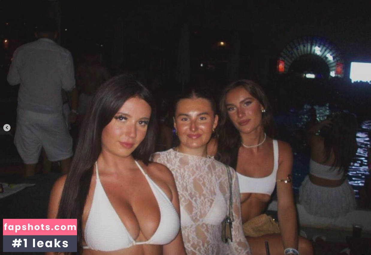 Skye Mackie nude babe gallery