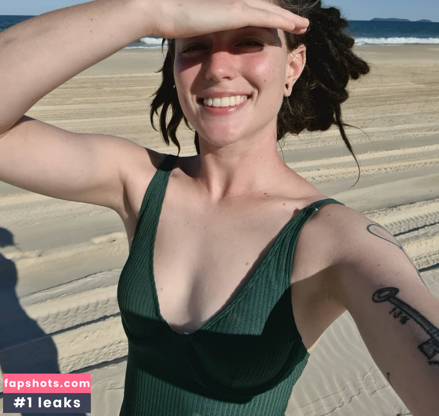 Skye Sharp gallery photo #11