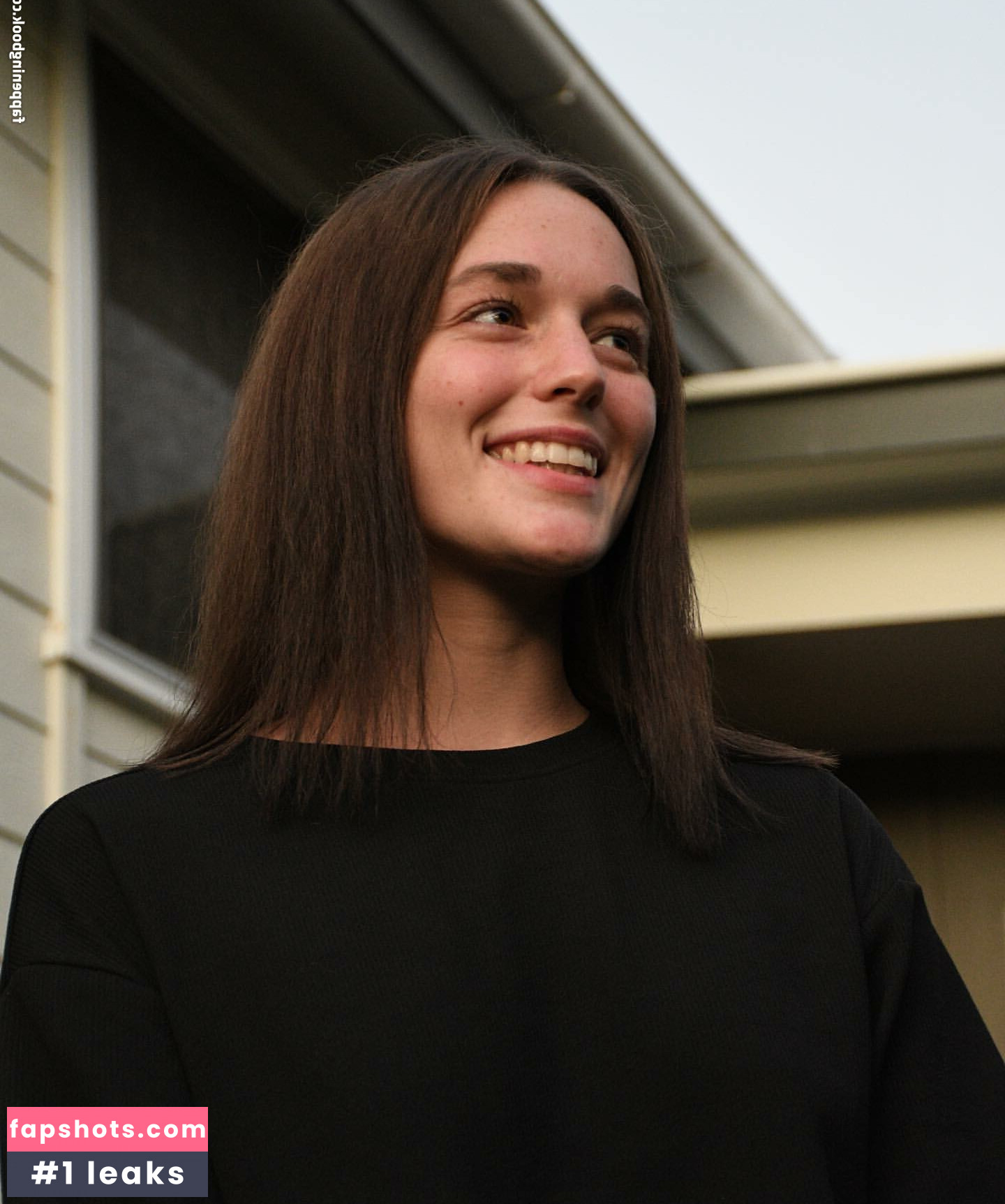 Skye Sharp gallery photo #14