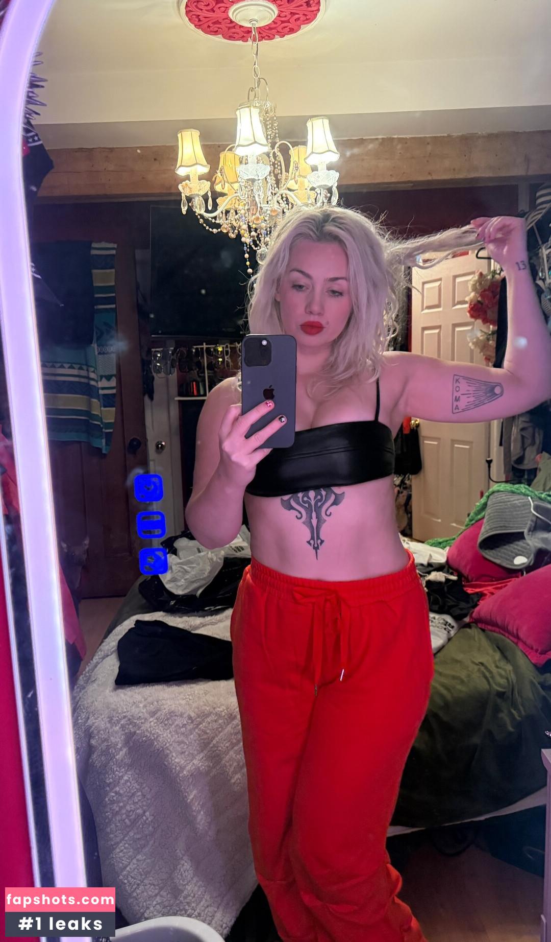 Skye Sweetnam gallery photo #4