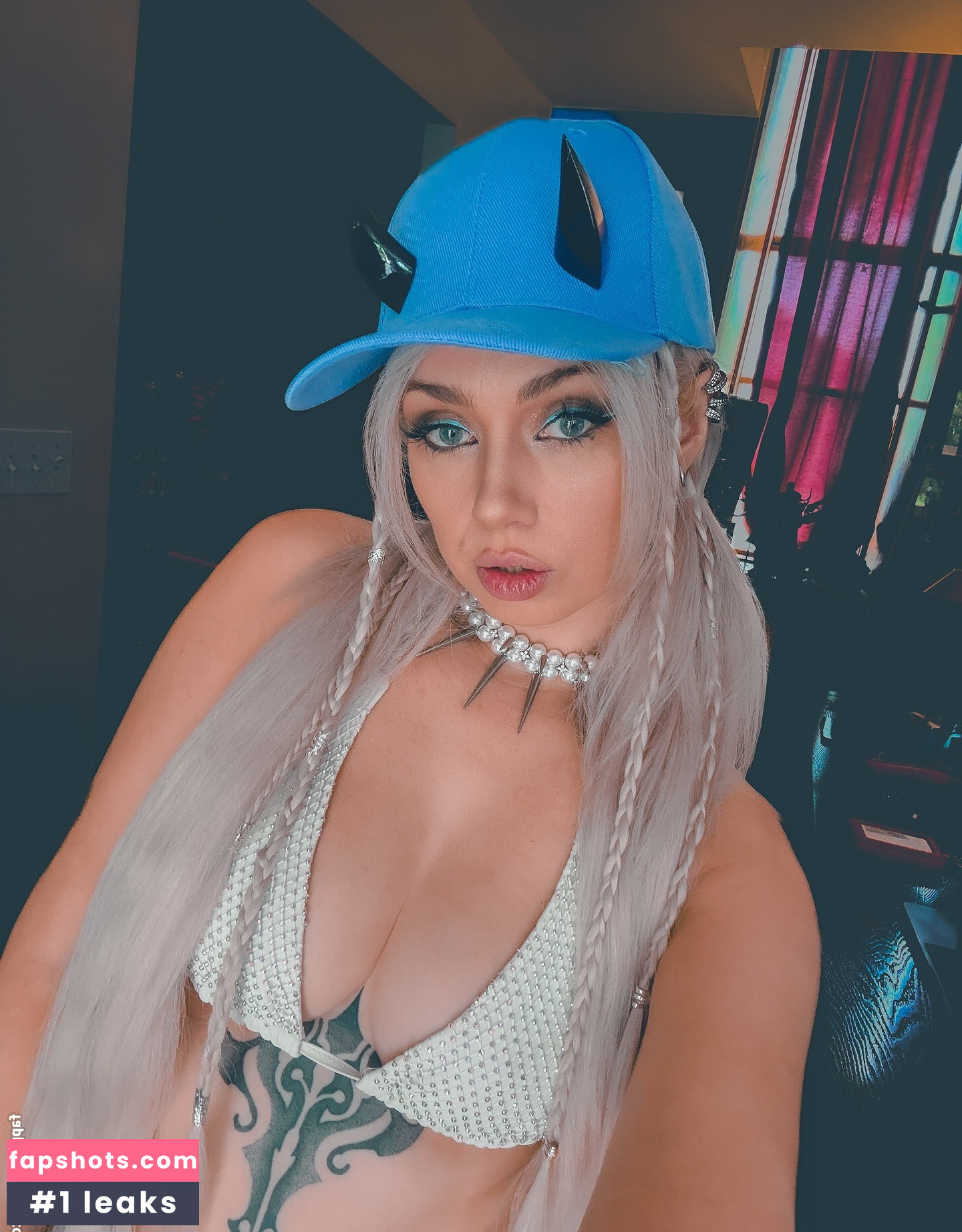 Skye Sweetnam gallery photo #6