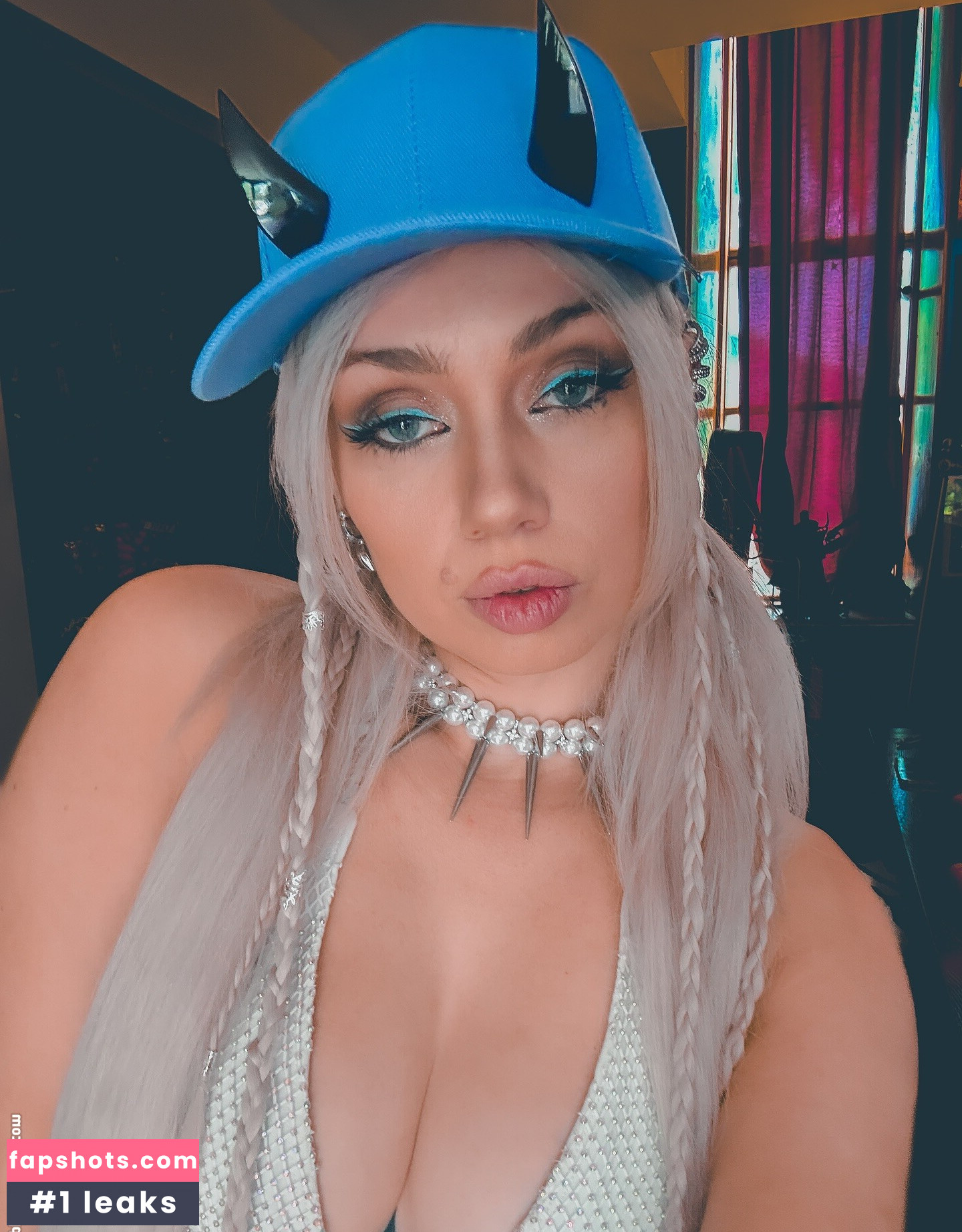 Skye Sweetnam gallery photo #8