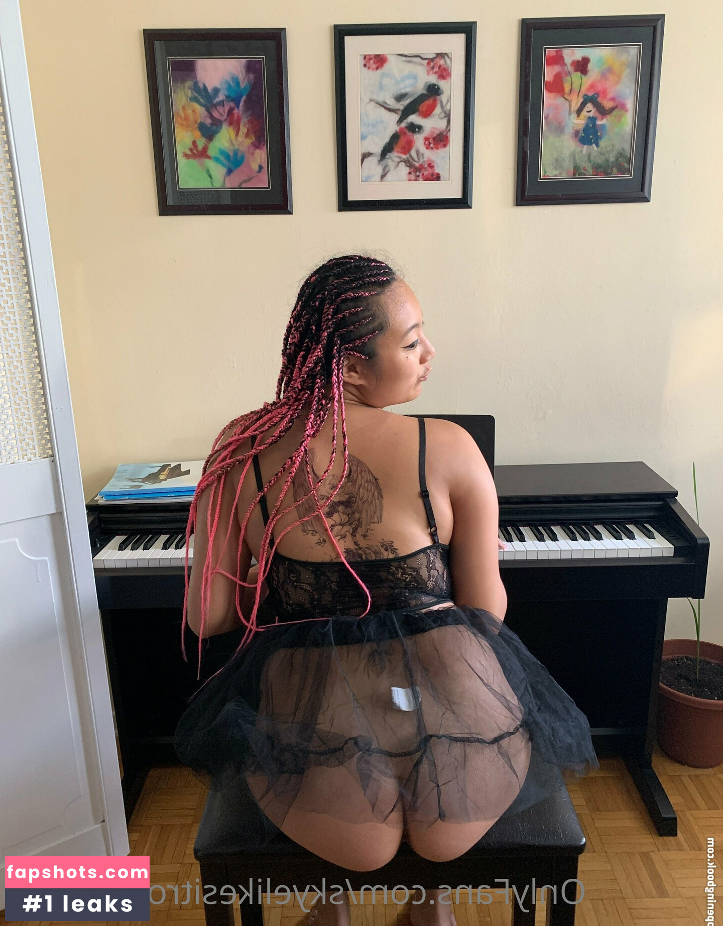 skyelikesitrough_solo Nude Leaks OnlyFans Photos #2 - LeakJerk