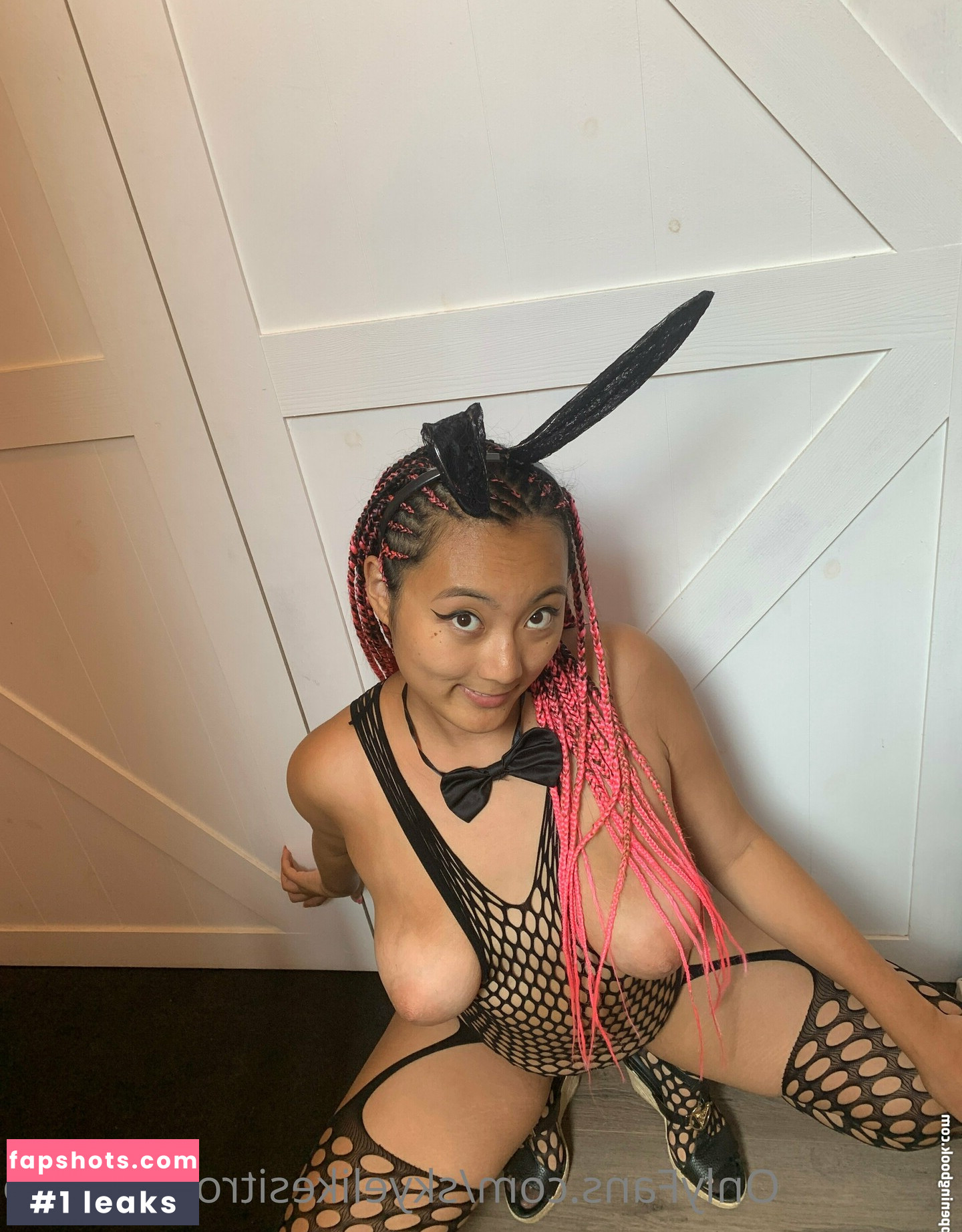 skyelikesitrough_solo Nude Leaks OnlyFans Photos #22 - LeakJerk