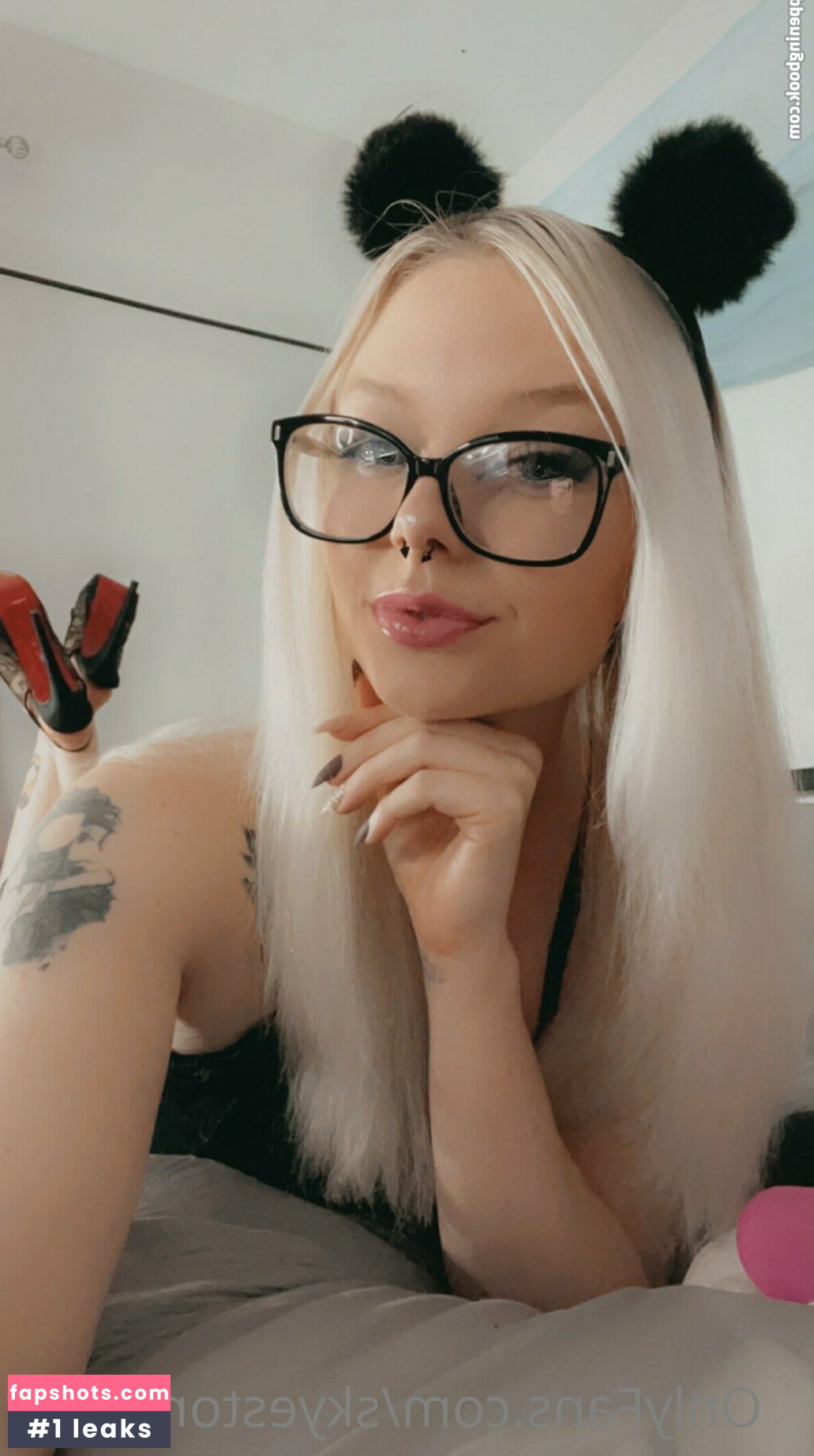 skyestone9sfw nude babe gallery