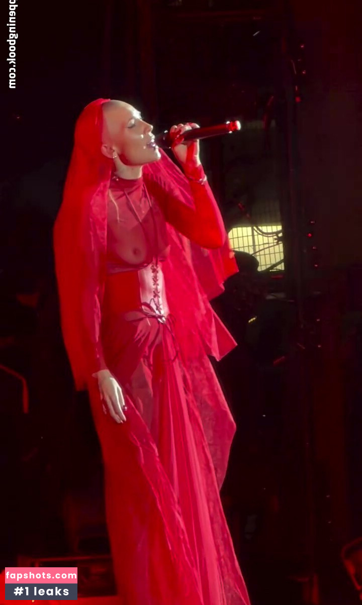 Skylar Grey gallery photo #3