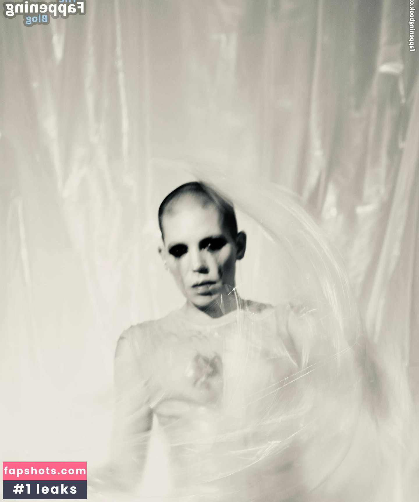 Skylar Grey gallery photo #21