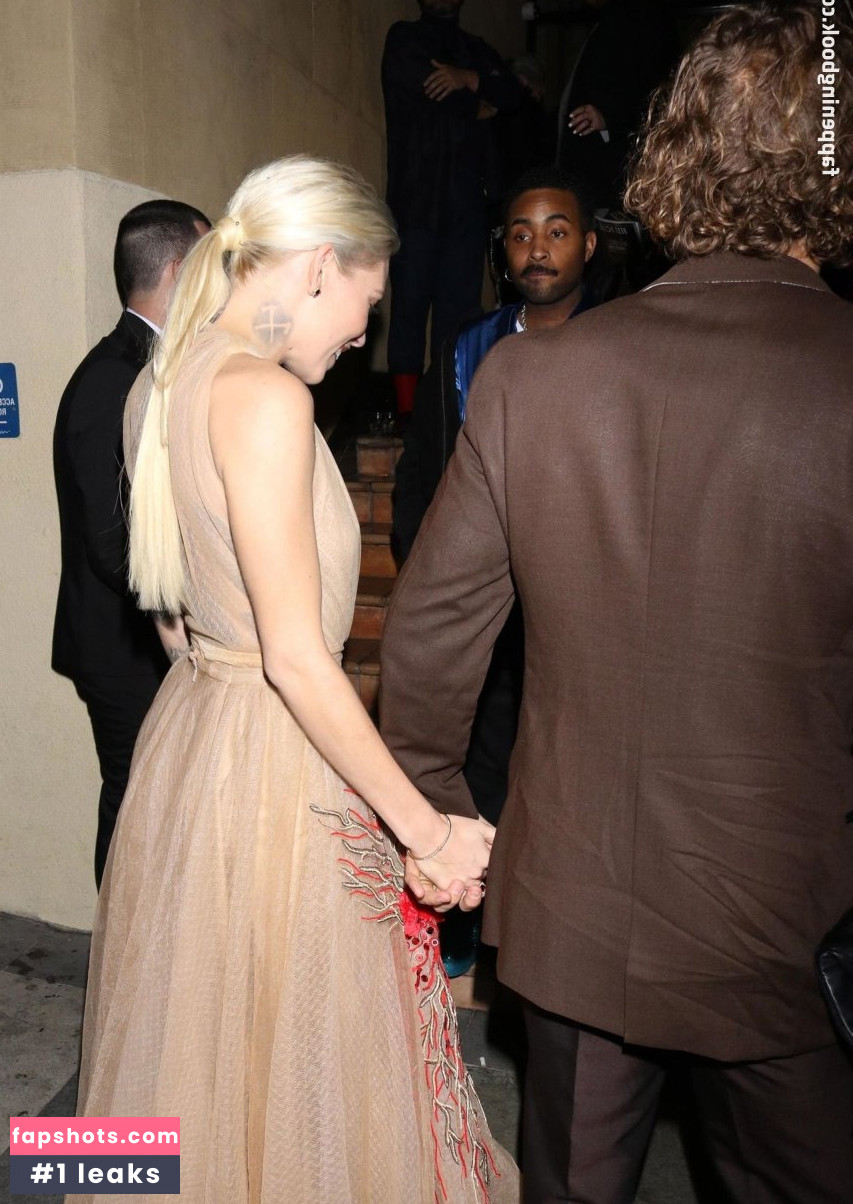 Skylar Grey gallery photo #39