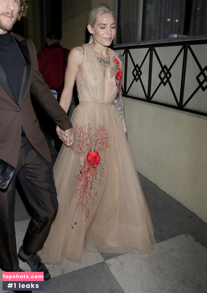 Skylar Grey gallery photo #43