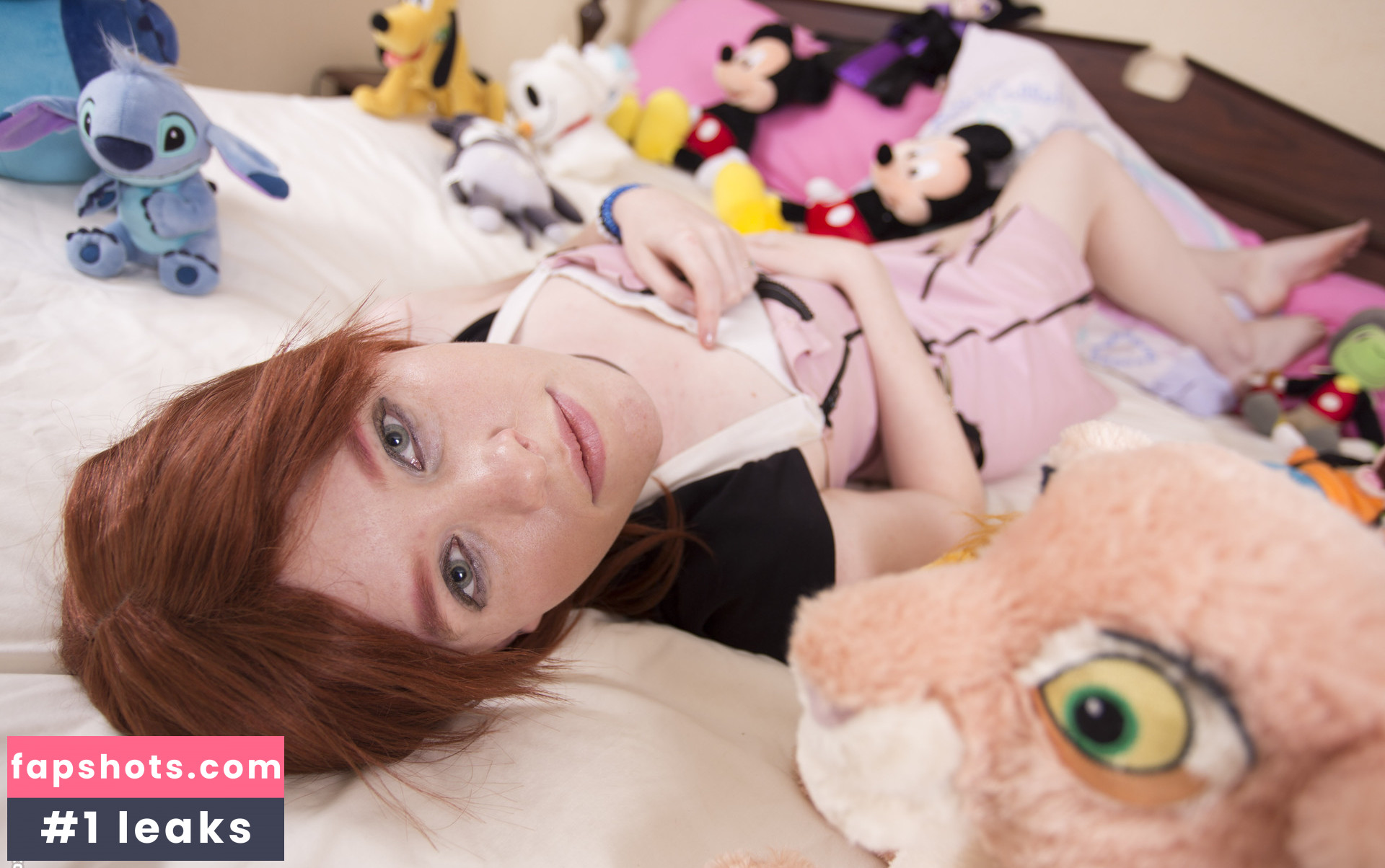 Sleeping Queen Nude Leaks OnlyFans Photos #21 - LeakJerk