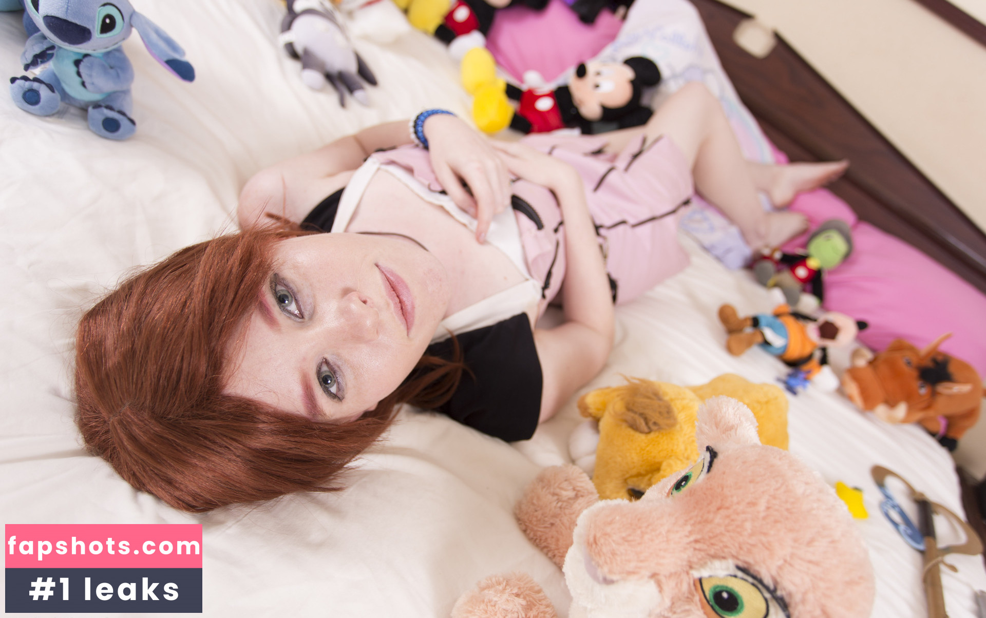 Sleeping Queen Nude Leaks OnlyFans Photos #9 - LeakJerk