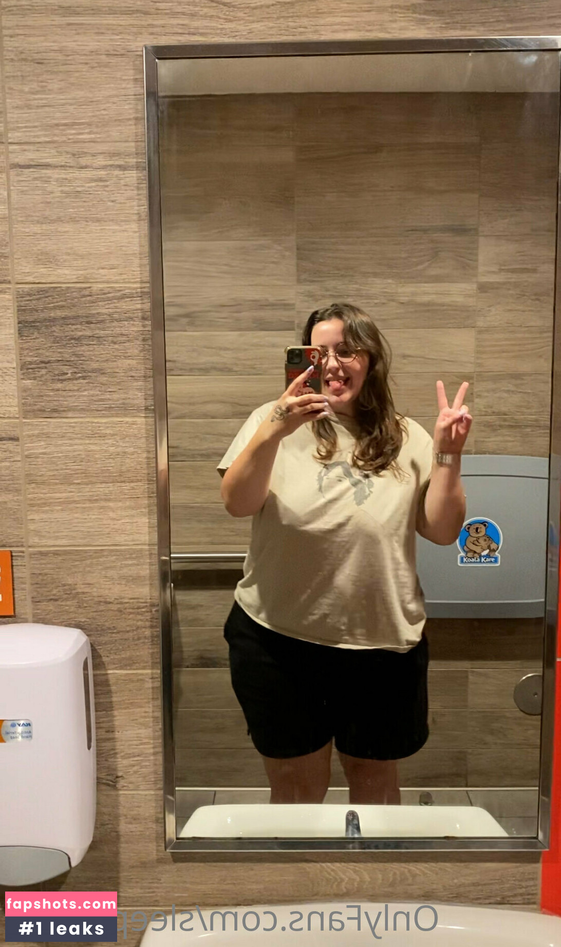 sleepy.sofia gallery photo #24