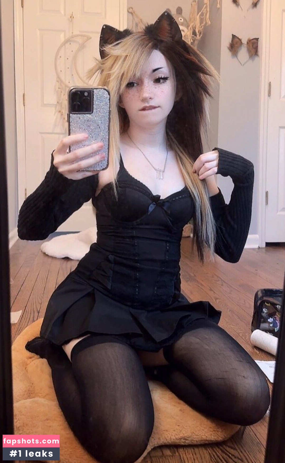 Sleepystrawbaby gallery photo #55