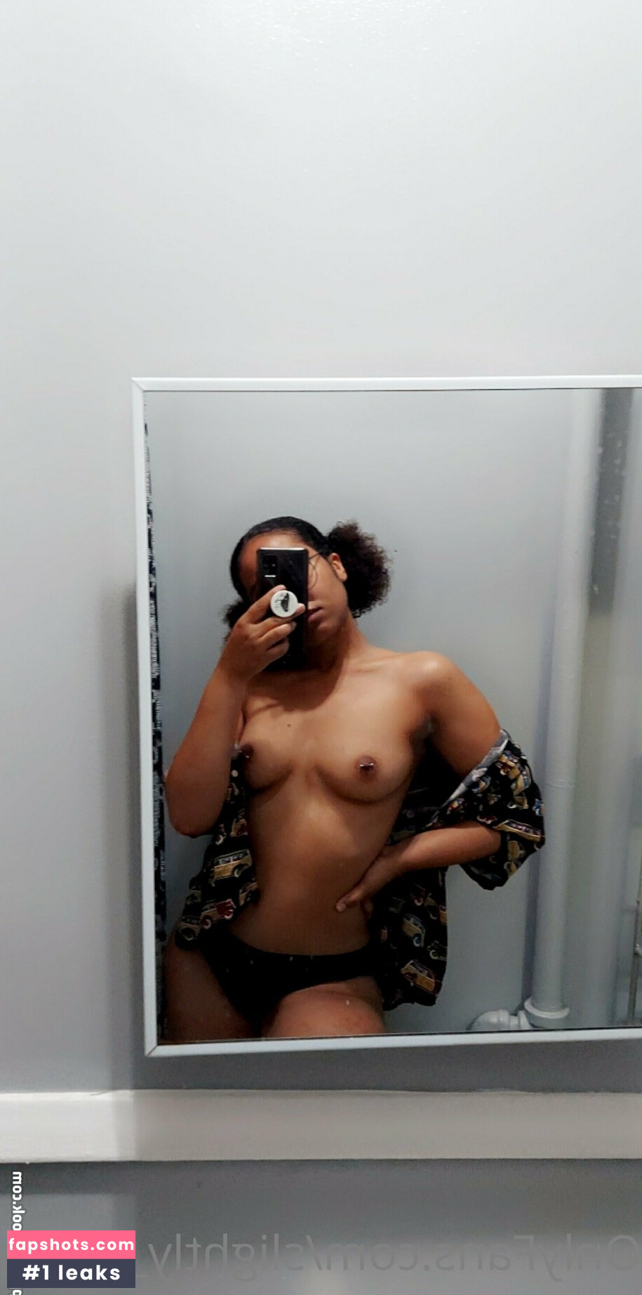 slightly_expired gallery photo #24