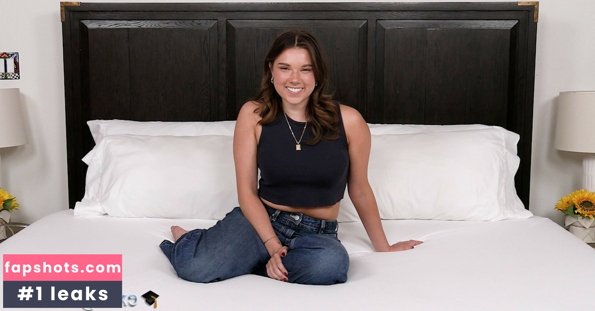 Sloane Mathews gallery photo #2