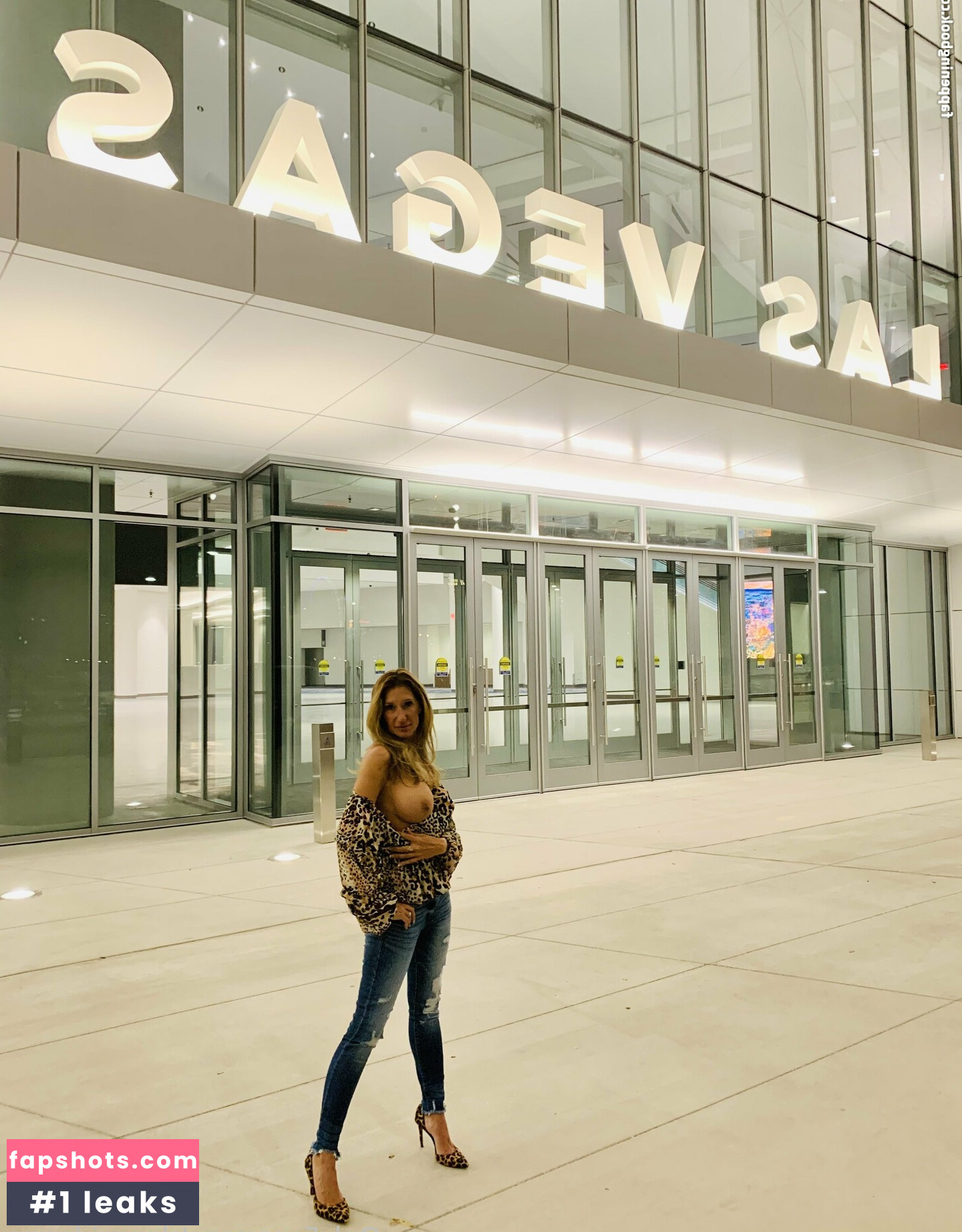 sloanriderxxx nude babe gallery