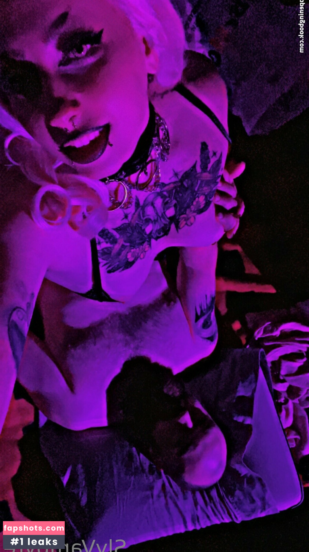 Slyvampyre gallery photo #24