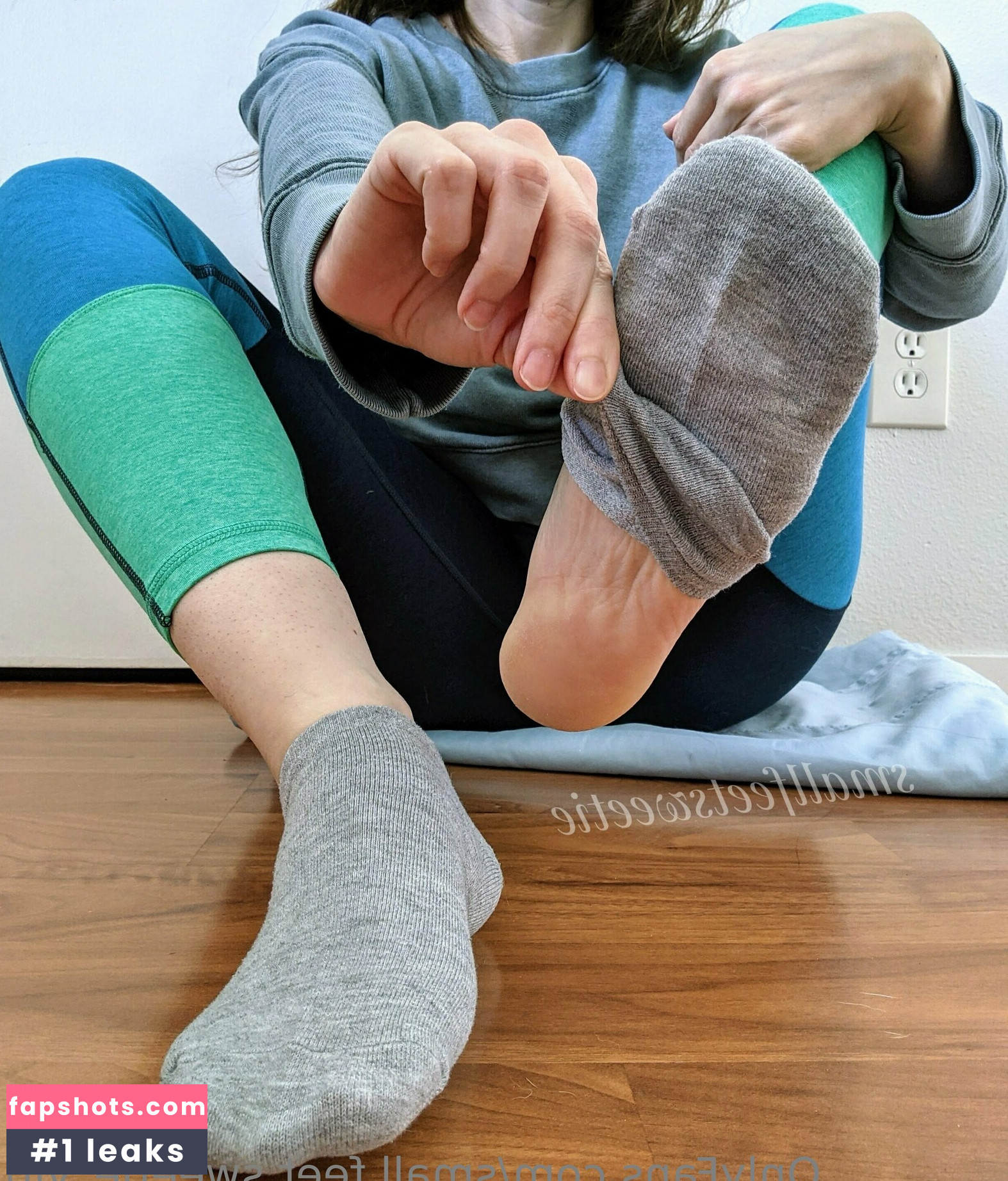 small.feet.sweetie_vip gallery photo #13