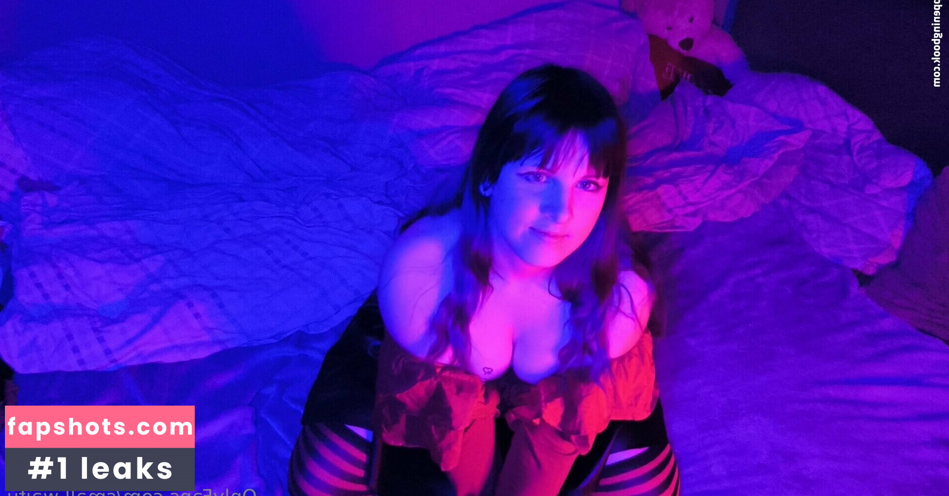 small.waifu gallery photo #13