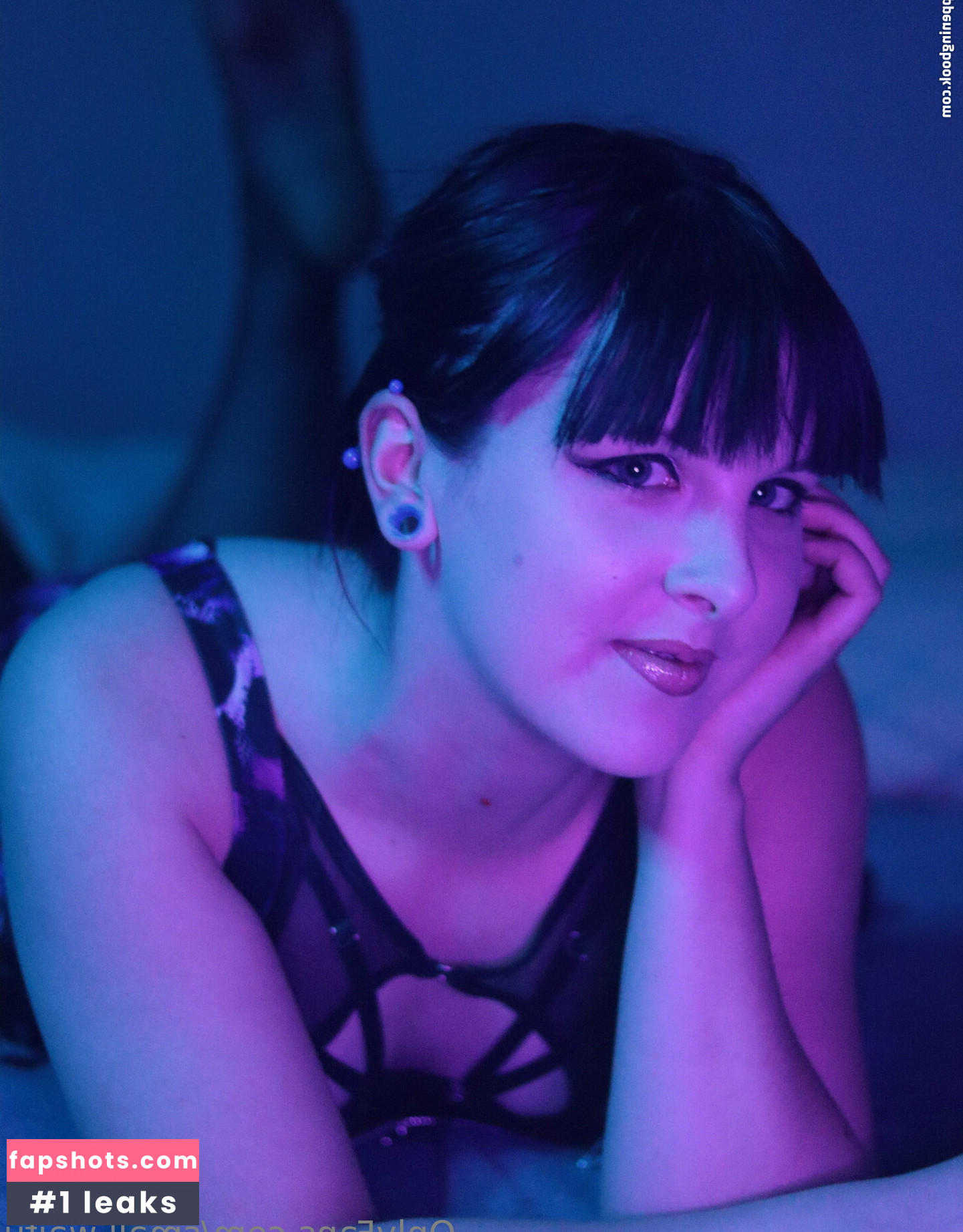 small.waifu gallery photo #14