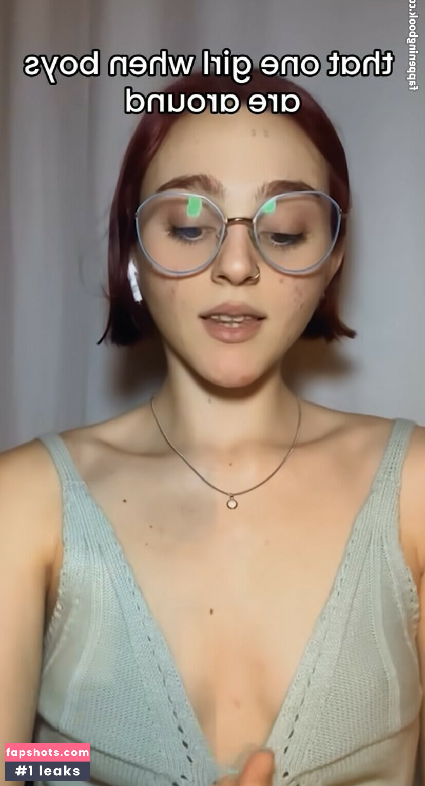 smalljuliii / julilovesdancing gallery photo #11