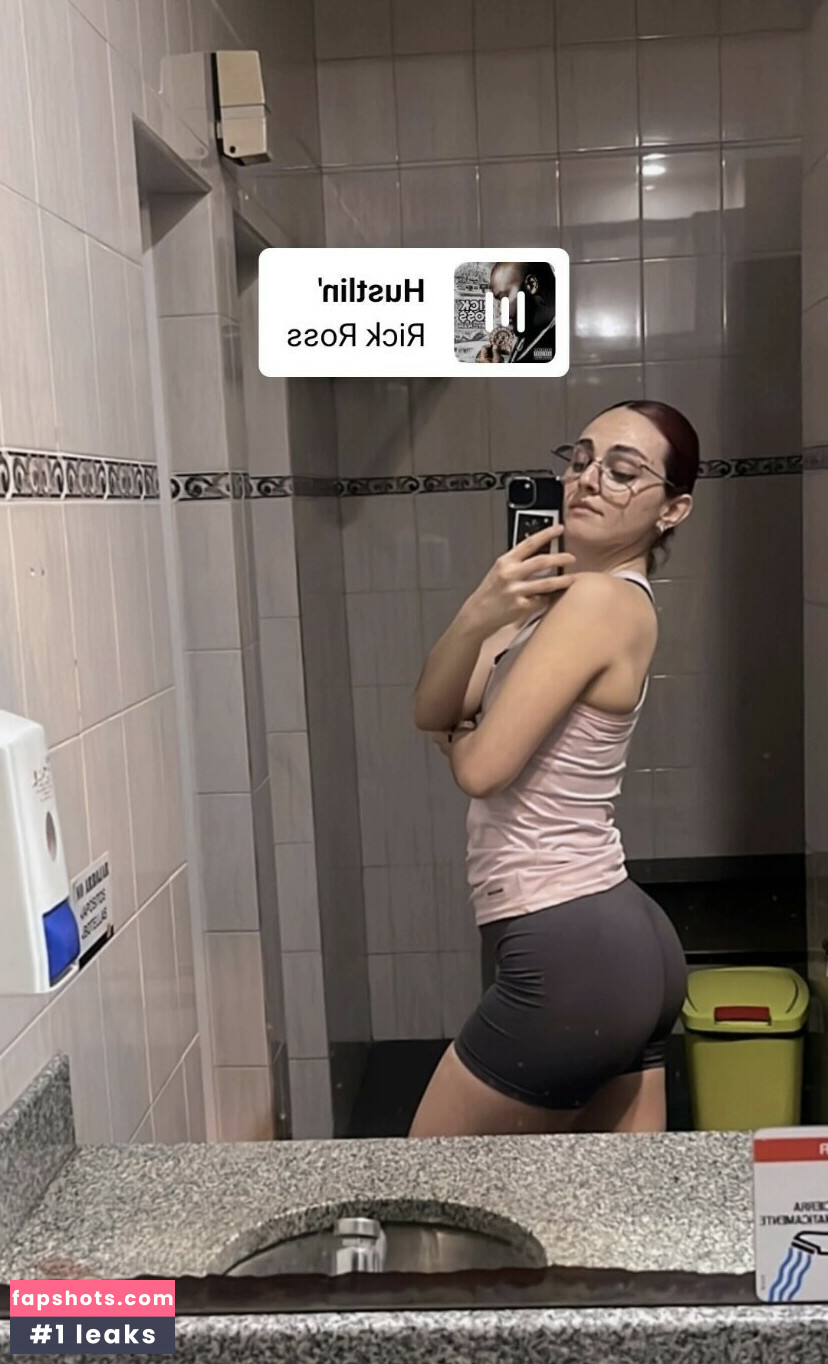 smalljuliii / julilovesdancing gallery photo #5