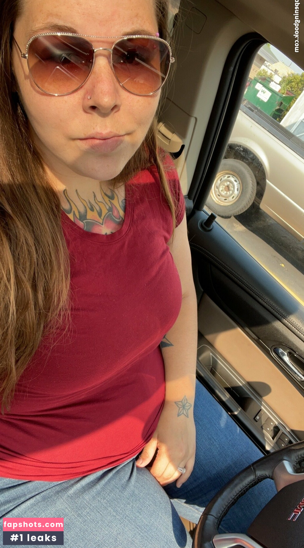 smaybe nude babe gallery