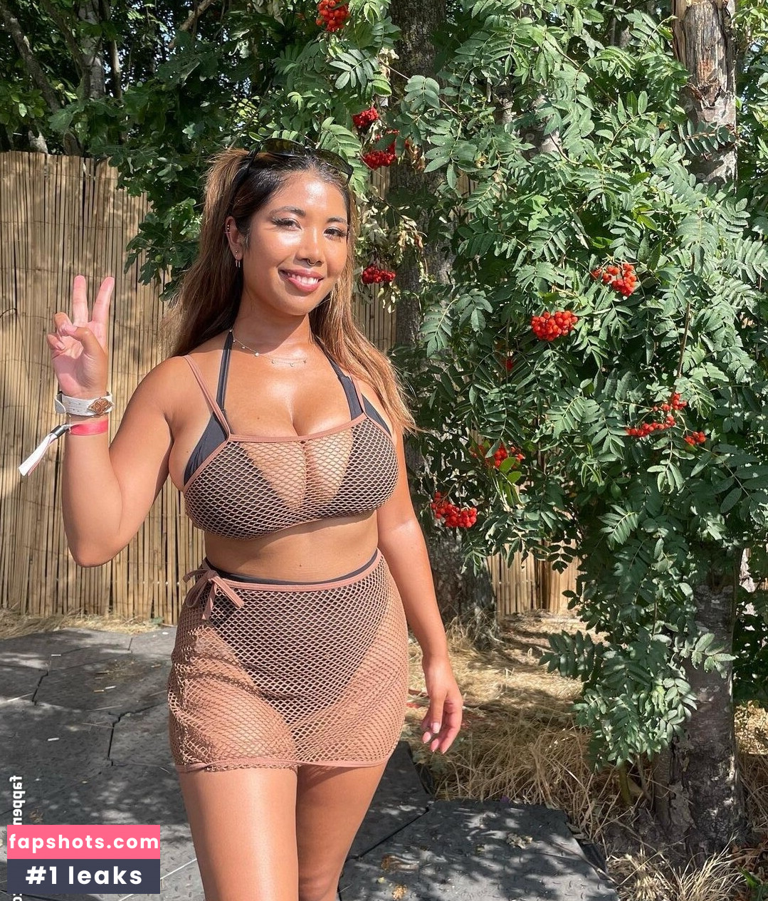 Sml.Prsn gallery photo #37