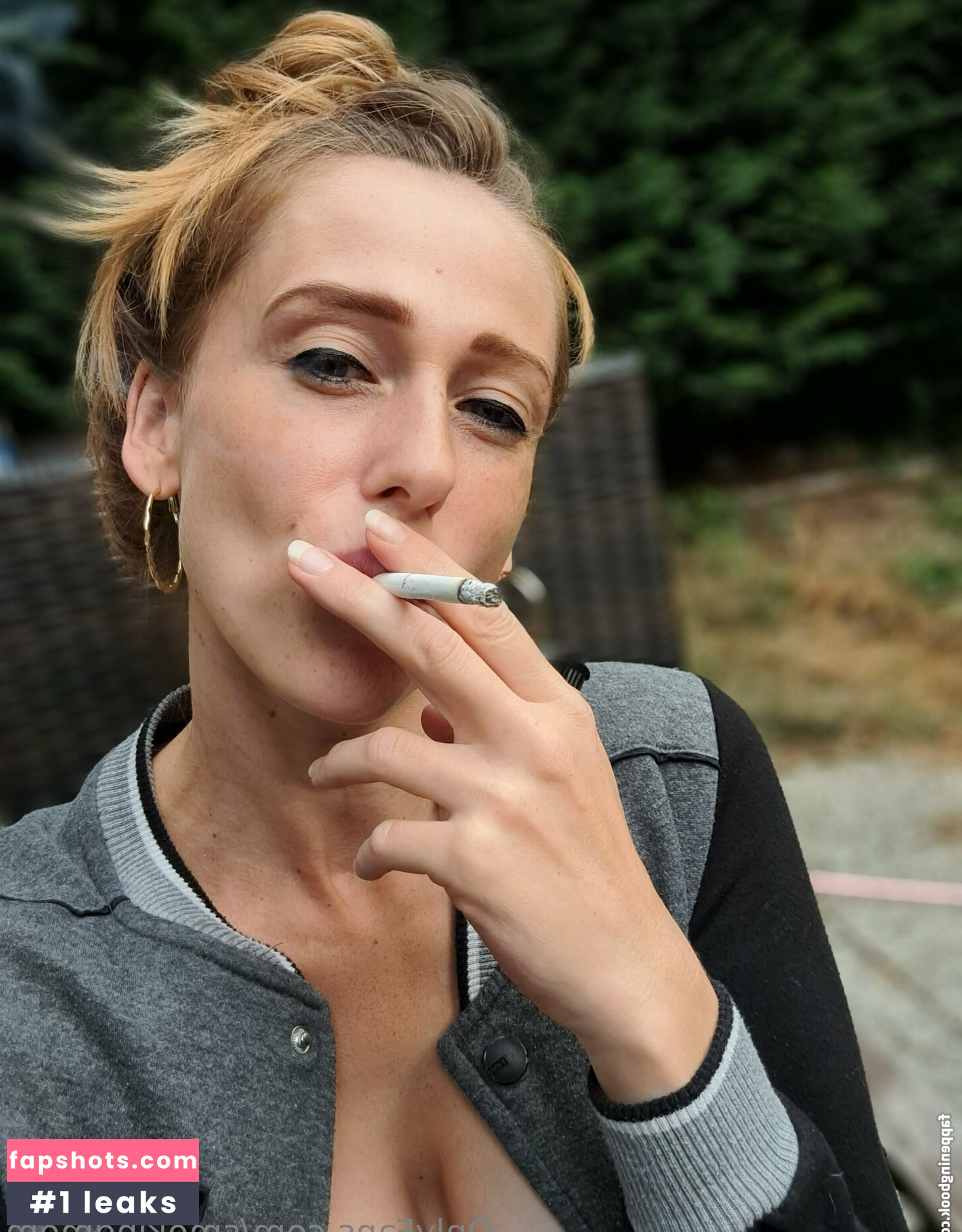 smokingmom gallery photo #2