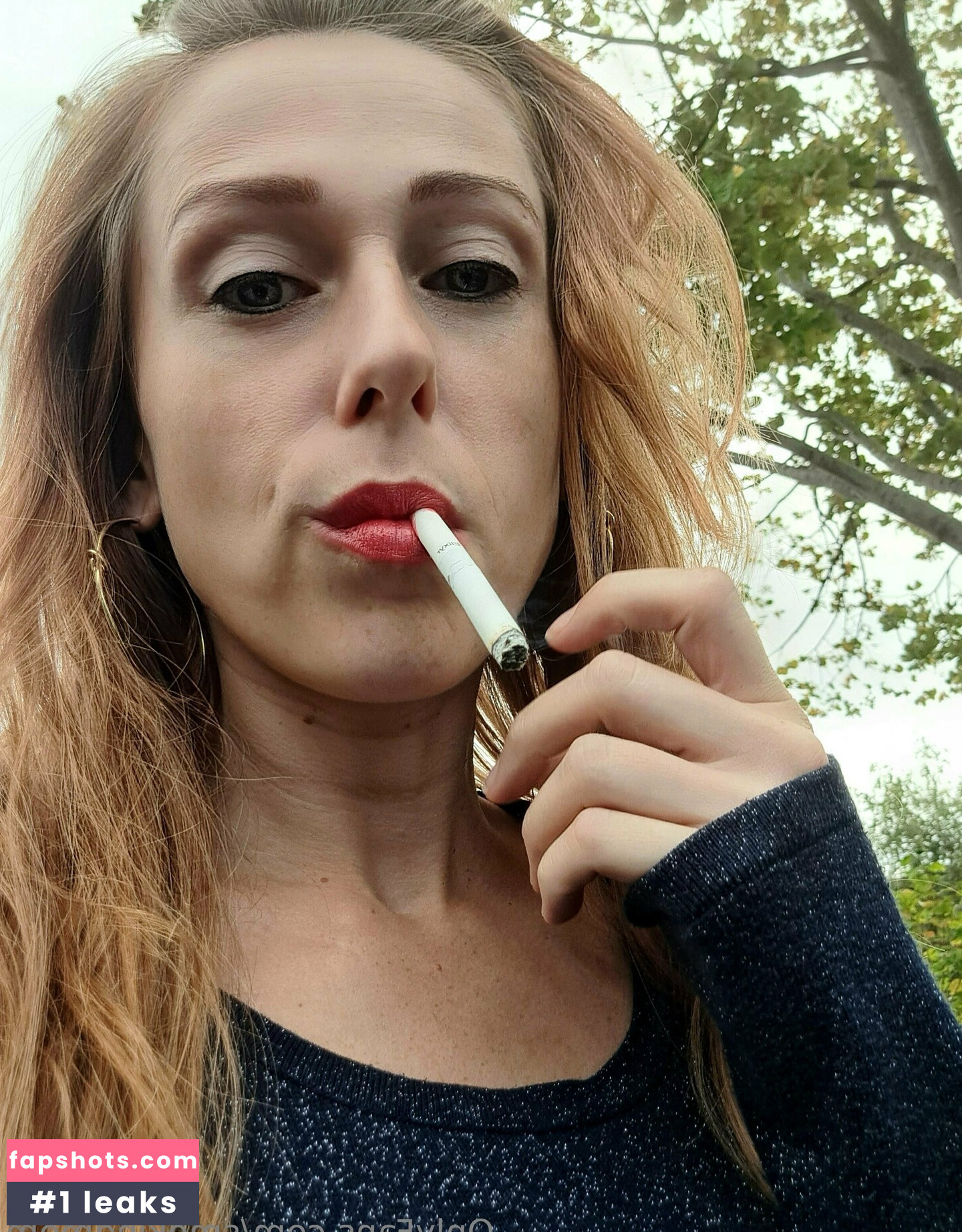 smokingmom nude babe gallery