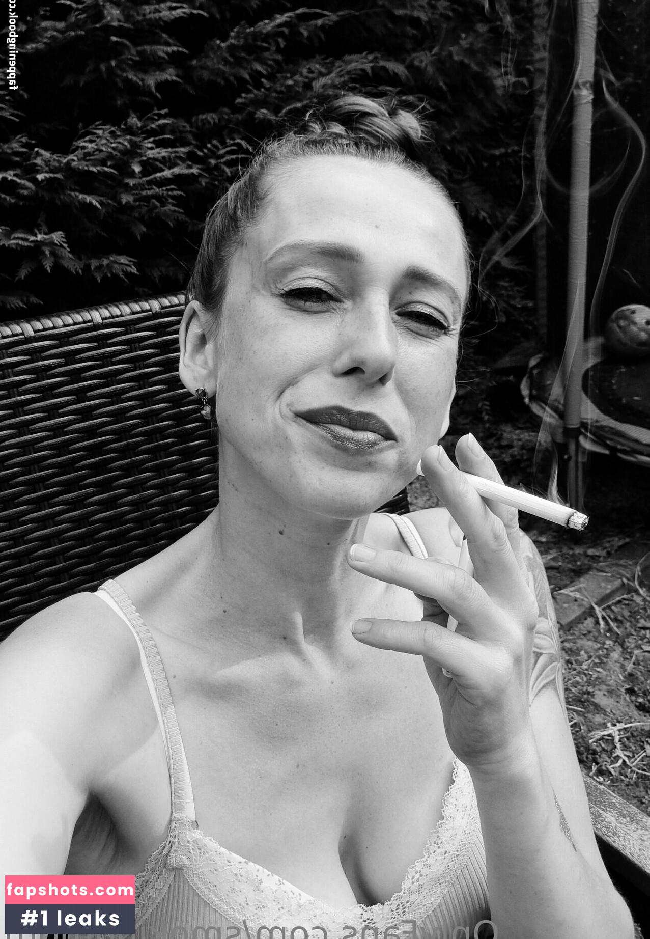 smokingmom gallery photo #13