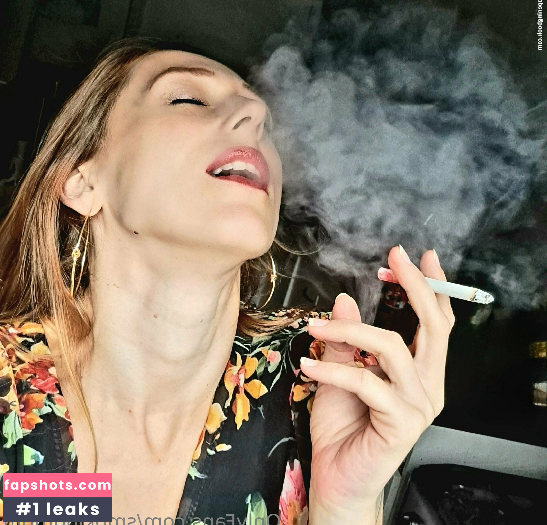 smokingmom gallery photo #3