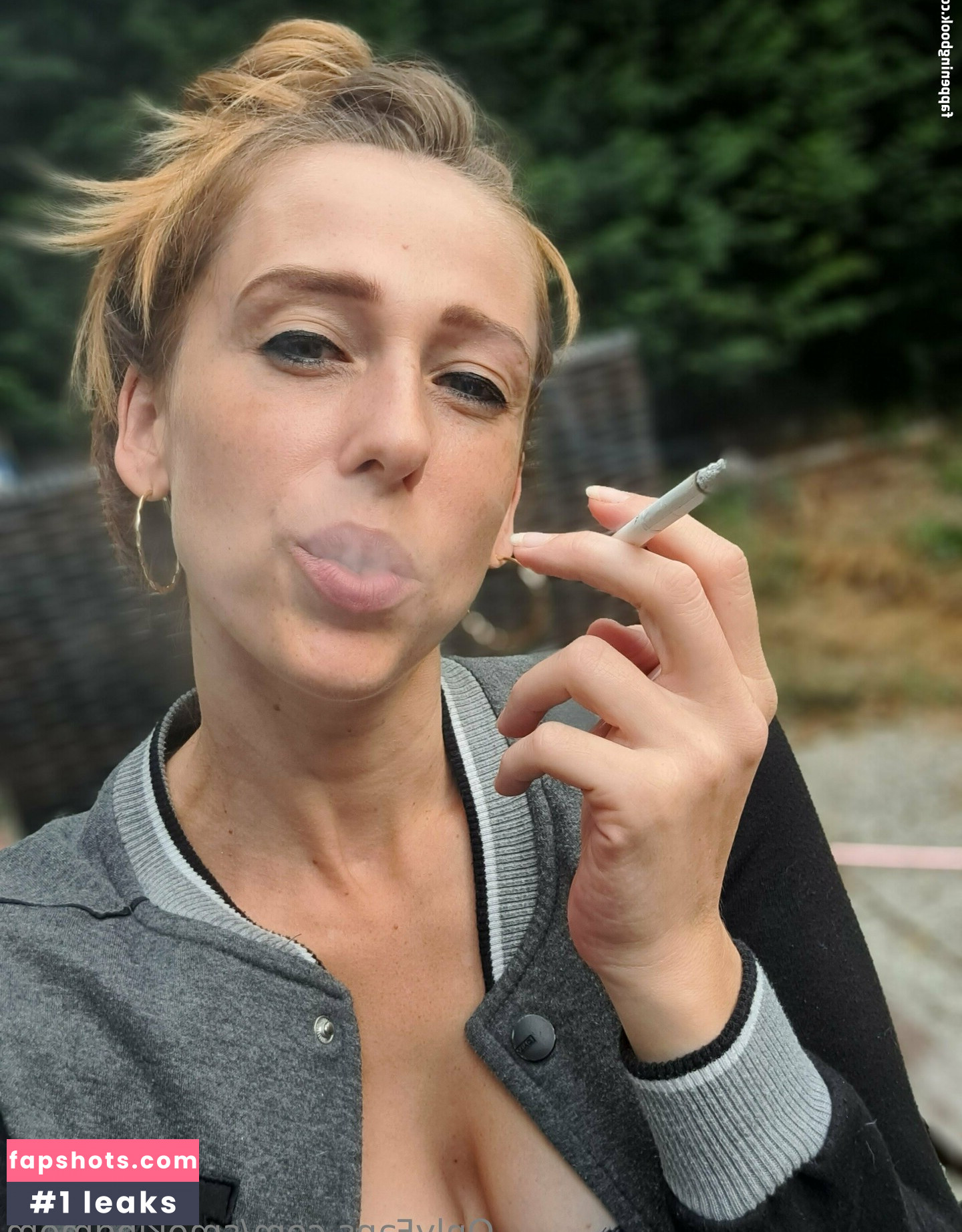 smokingmom gallery photo #7