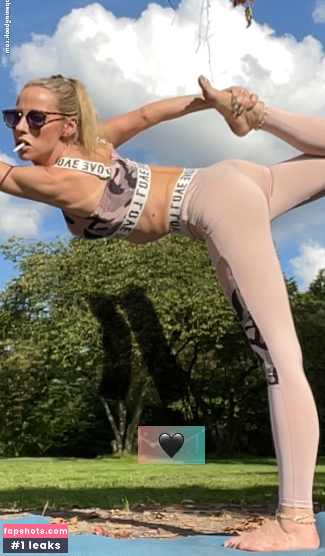 smokingqueenalina gallery photo #2