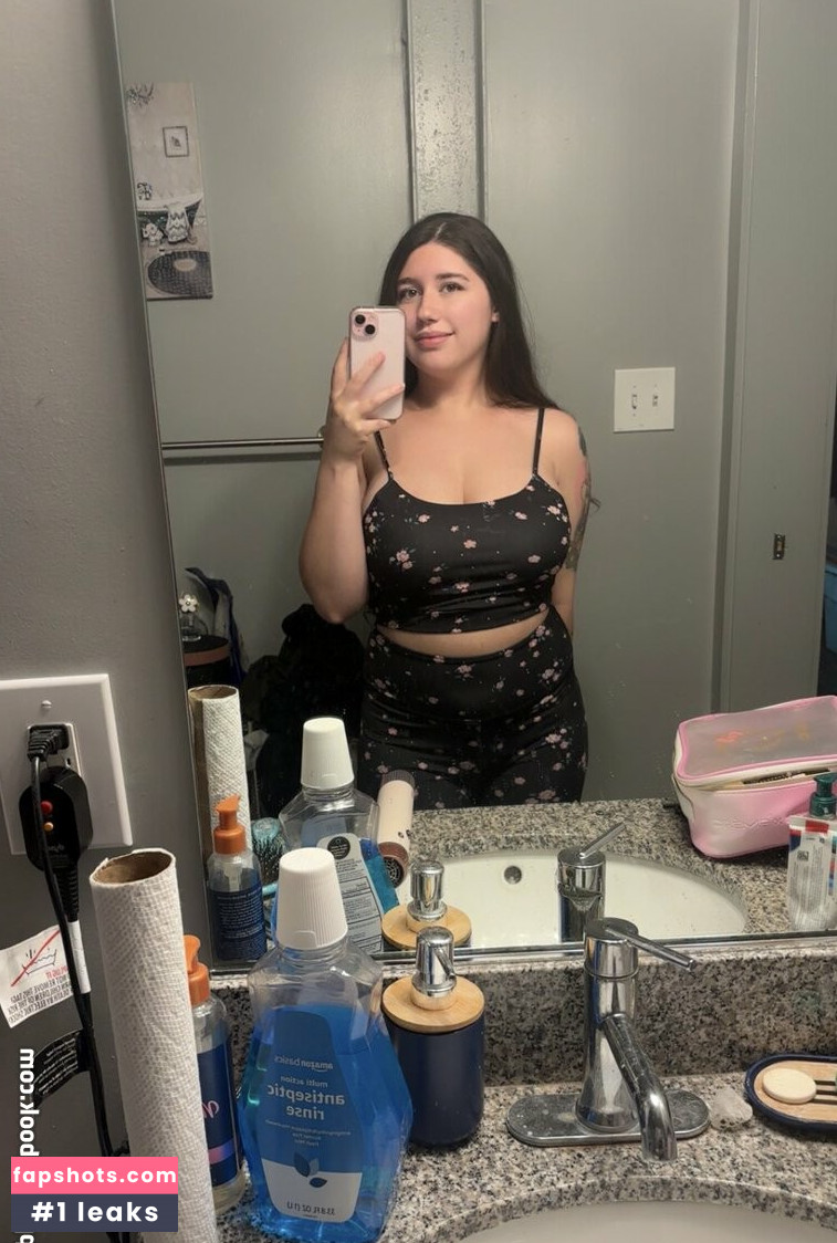 smolclingygf nude babe gallery