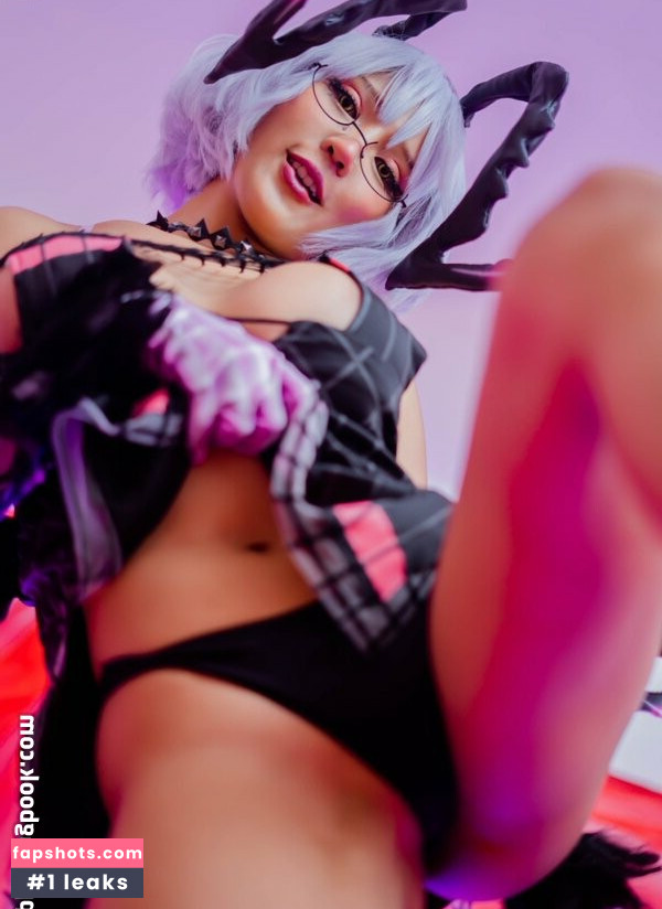 Smurfblue_bubble nude babe gallery