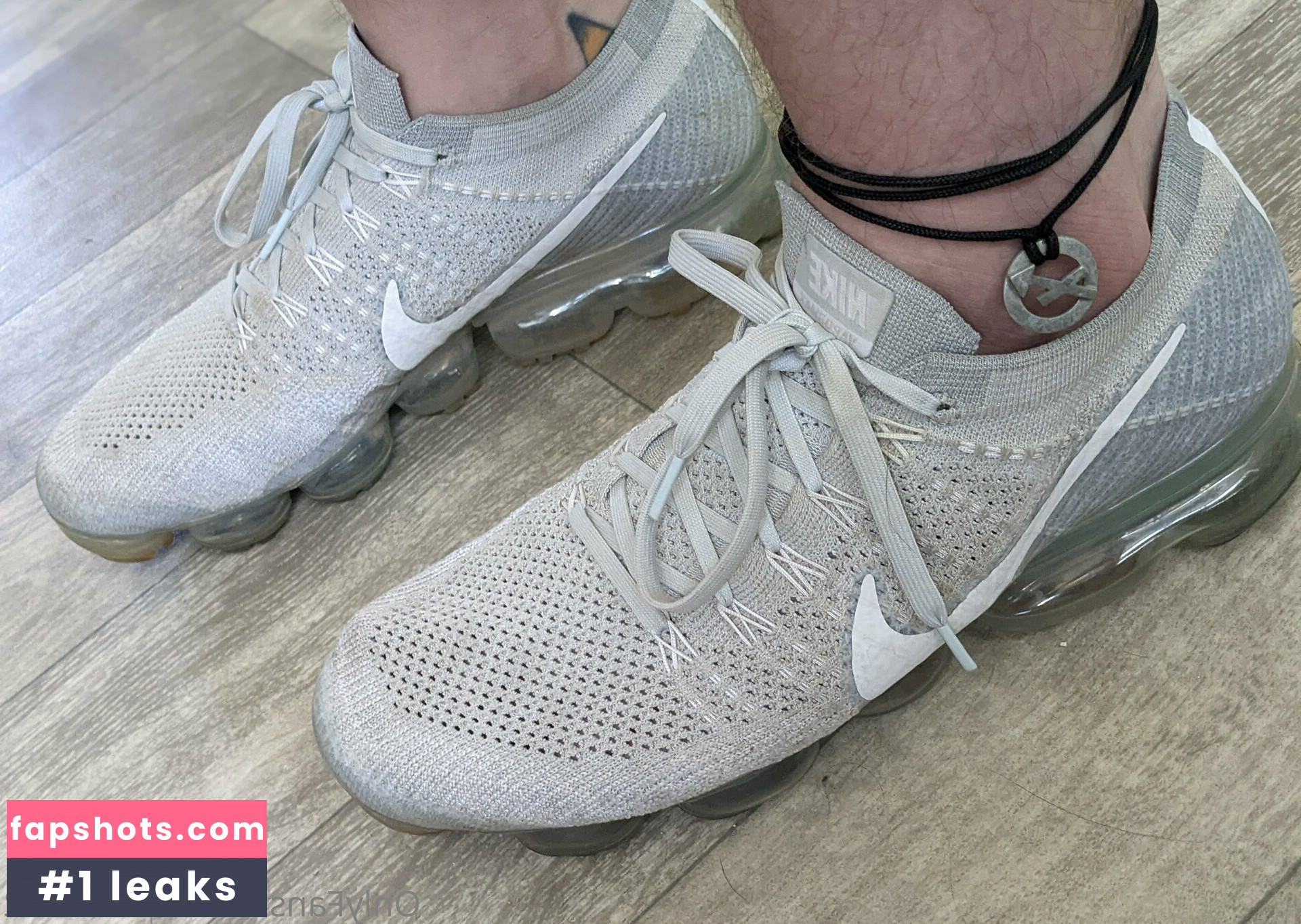 sneaks182 gallery photo #6