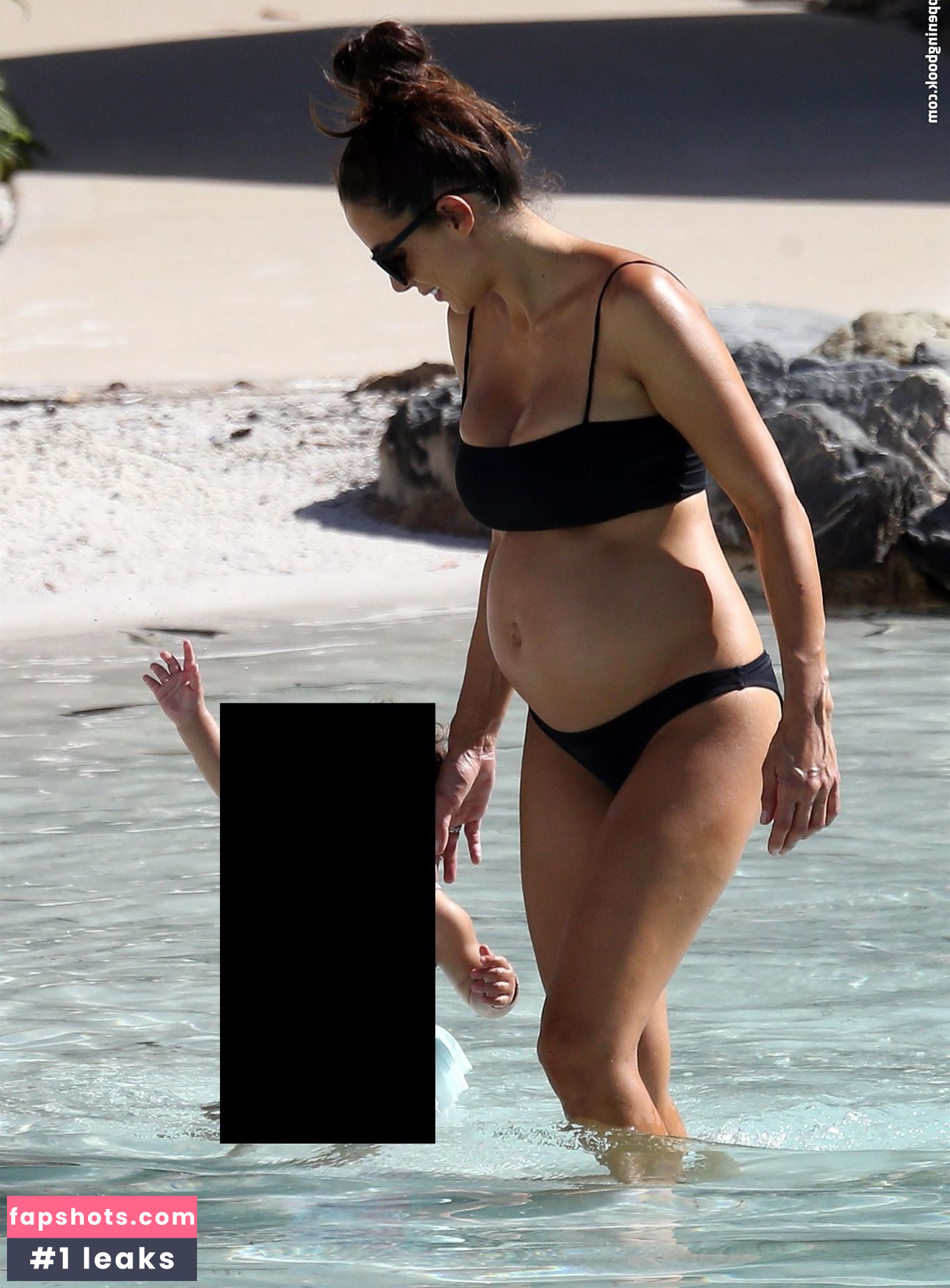 Snezana Markowski gallery photo #23