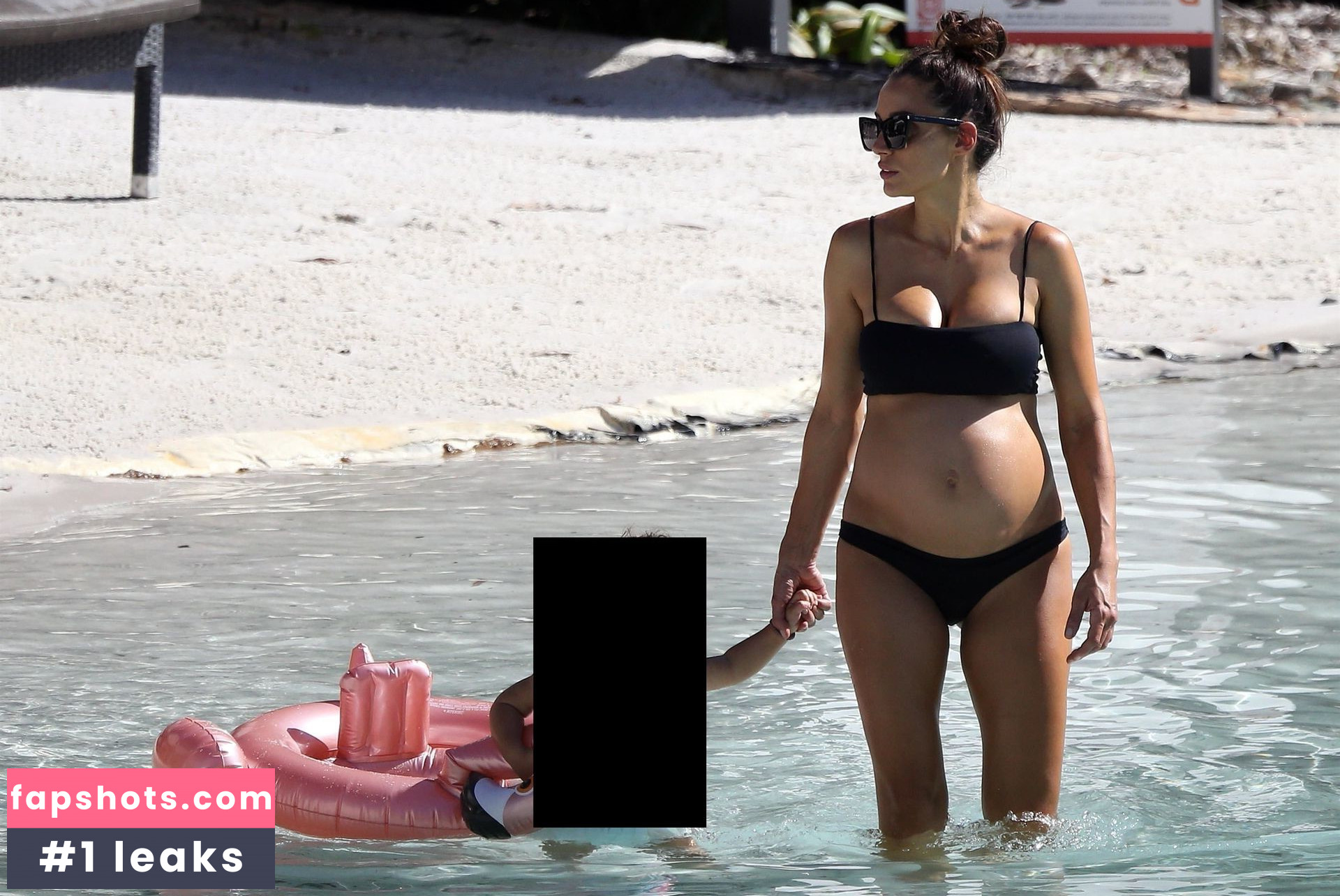 Snezana Markowski gallery photo #25