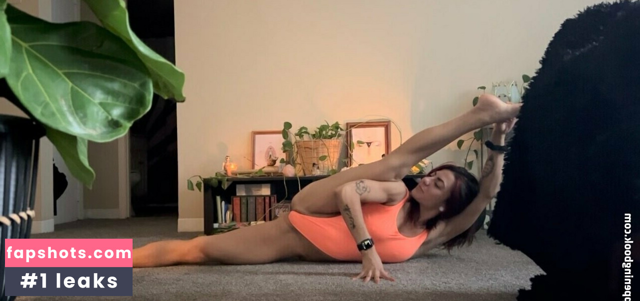 snnylyoga nude babe gallery