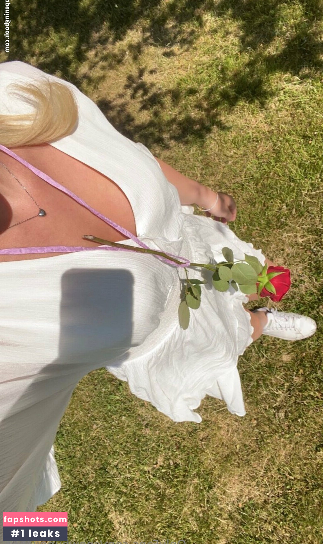 snowbunniie666 gallery photo #2