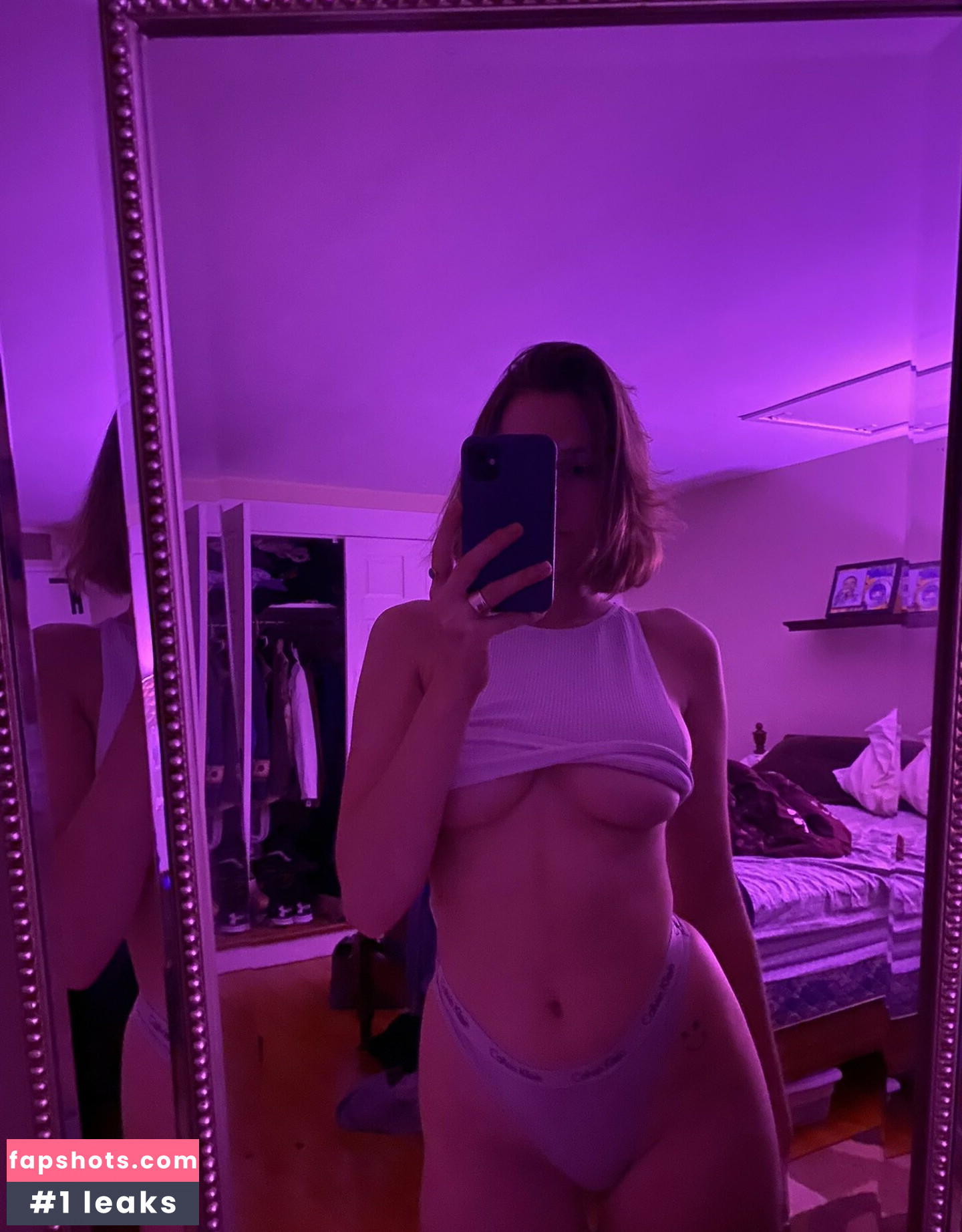 Snowbunski nude babe gallery