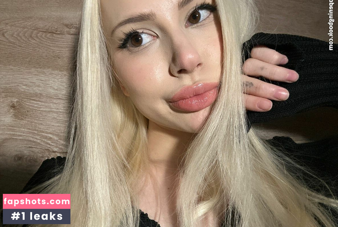 SnowwwwlDoll gallery photo #3