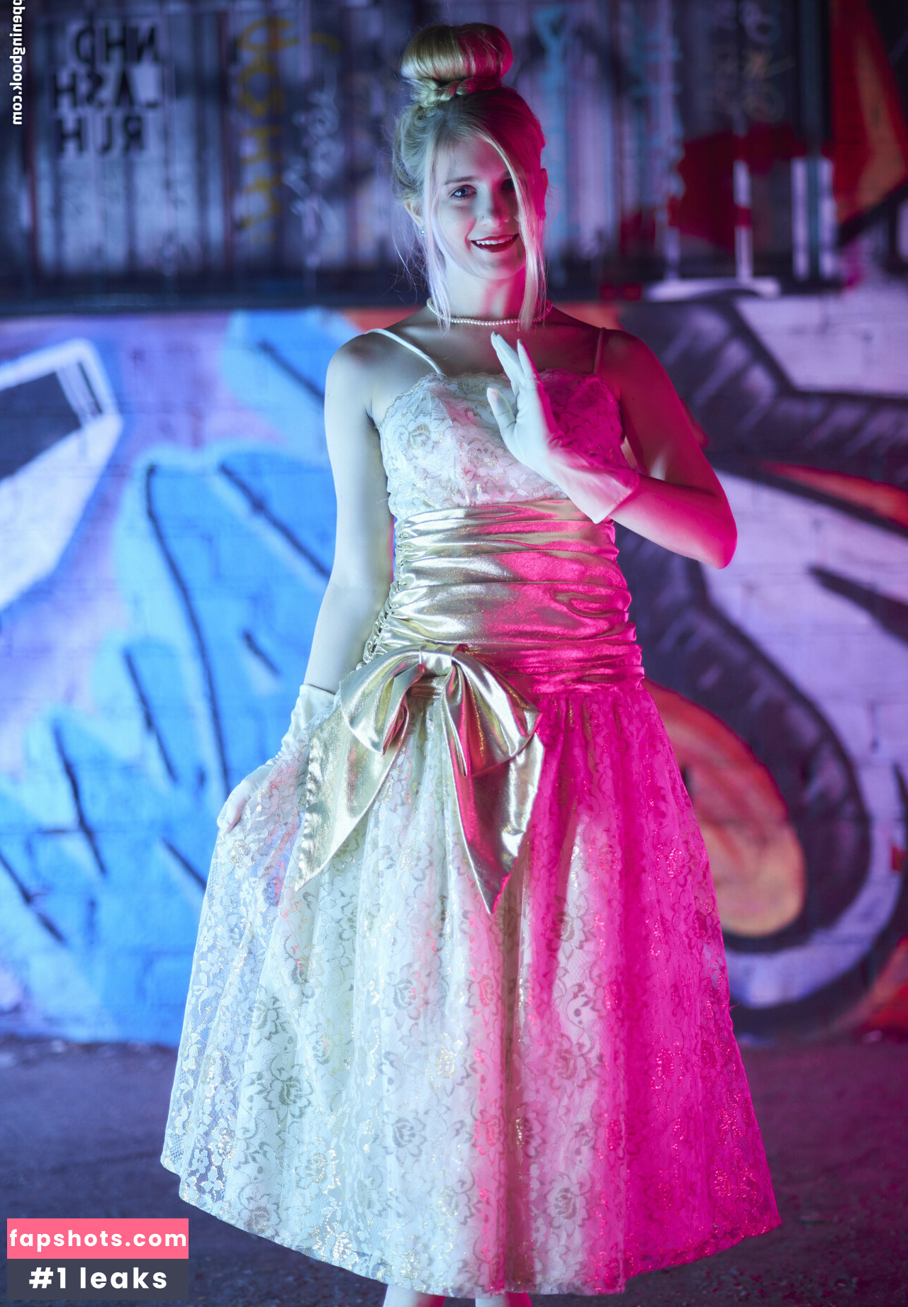 snugzmeow gallery photo #3