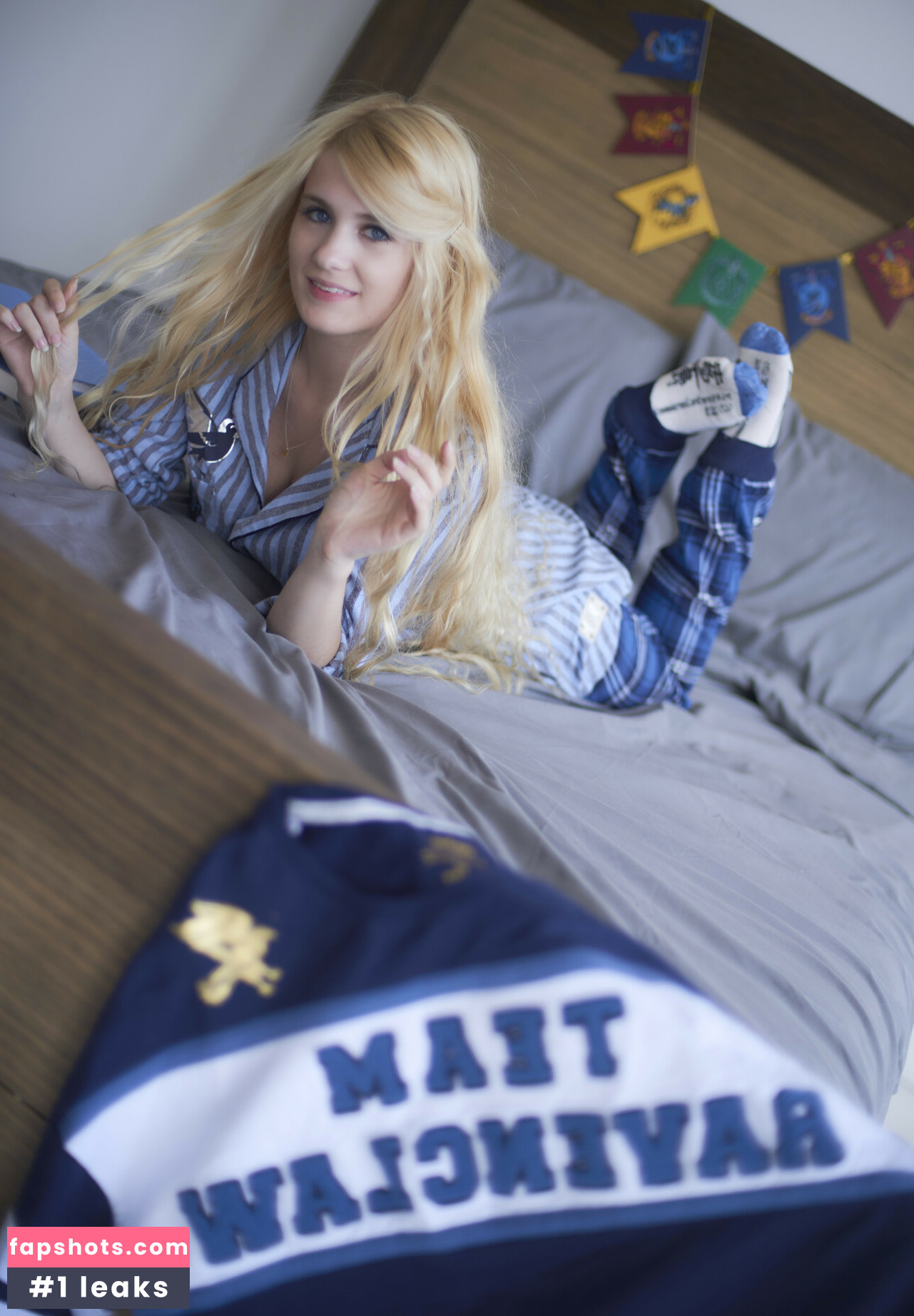 snugzmeow gallery photo #35