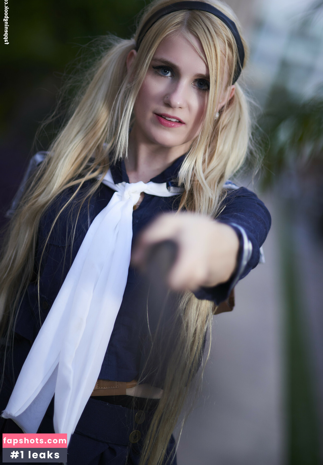 snugzmeow gallery photo #8