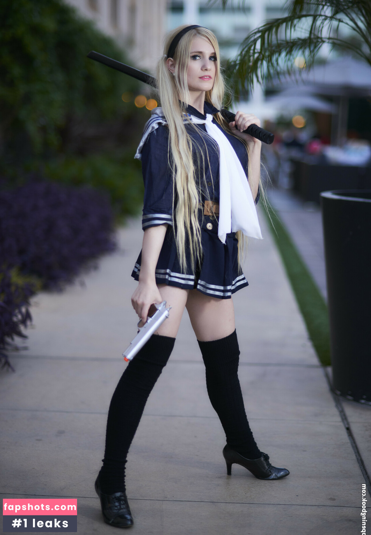 snugzmeow gallery photo #9