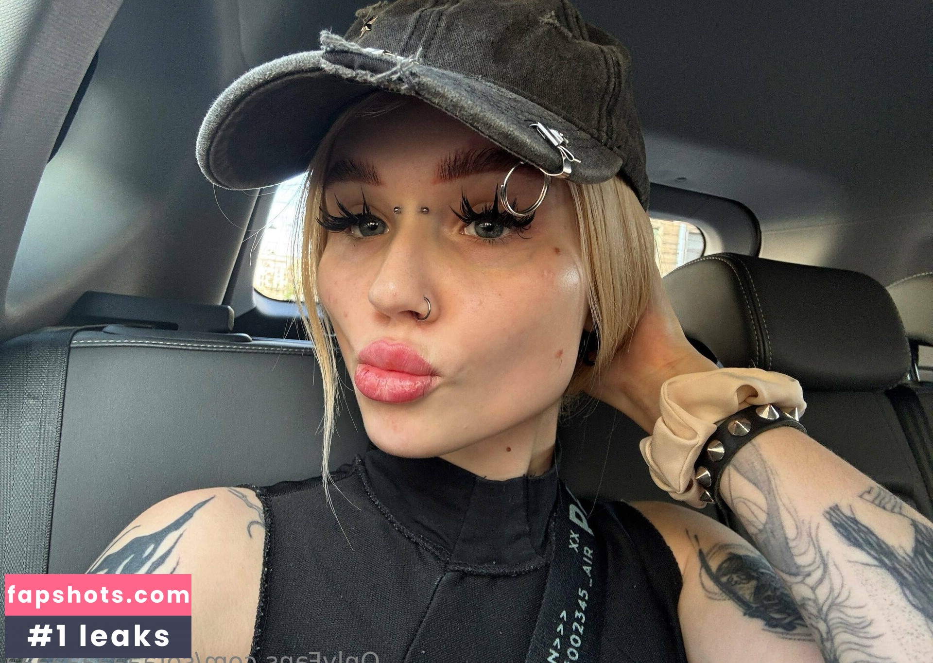 sofaaaaaaaaaa gallery photo #15