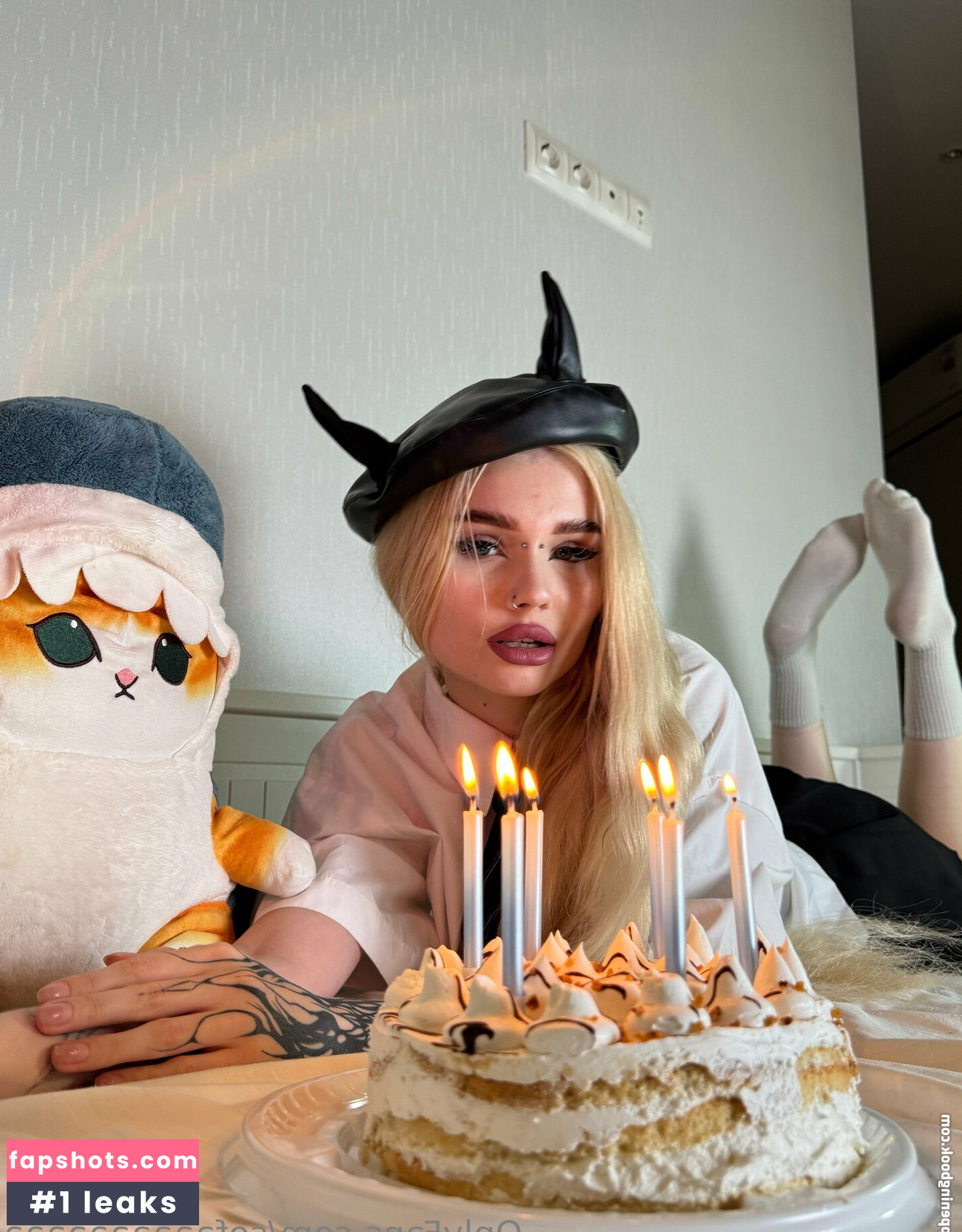 sofaaaaaaaaaa gallery photo #17