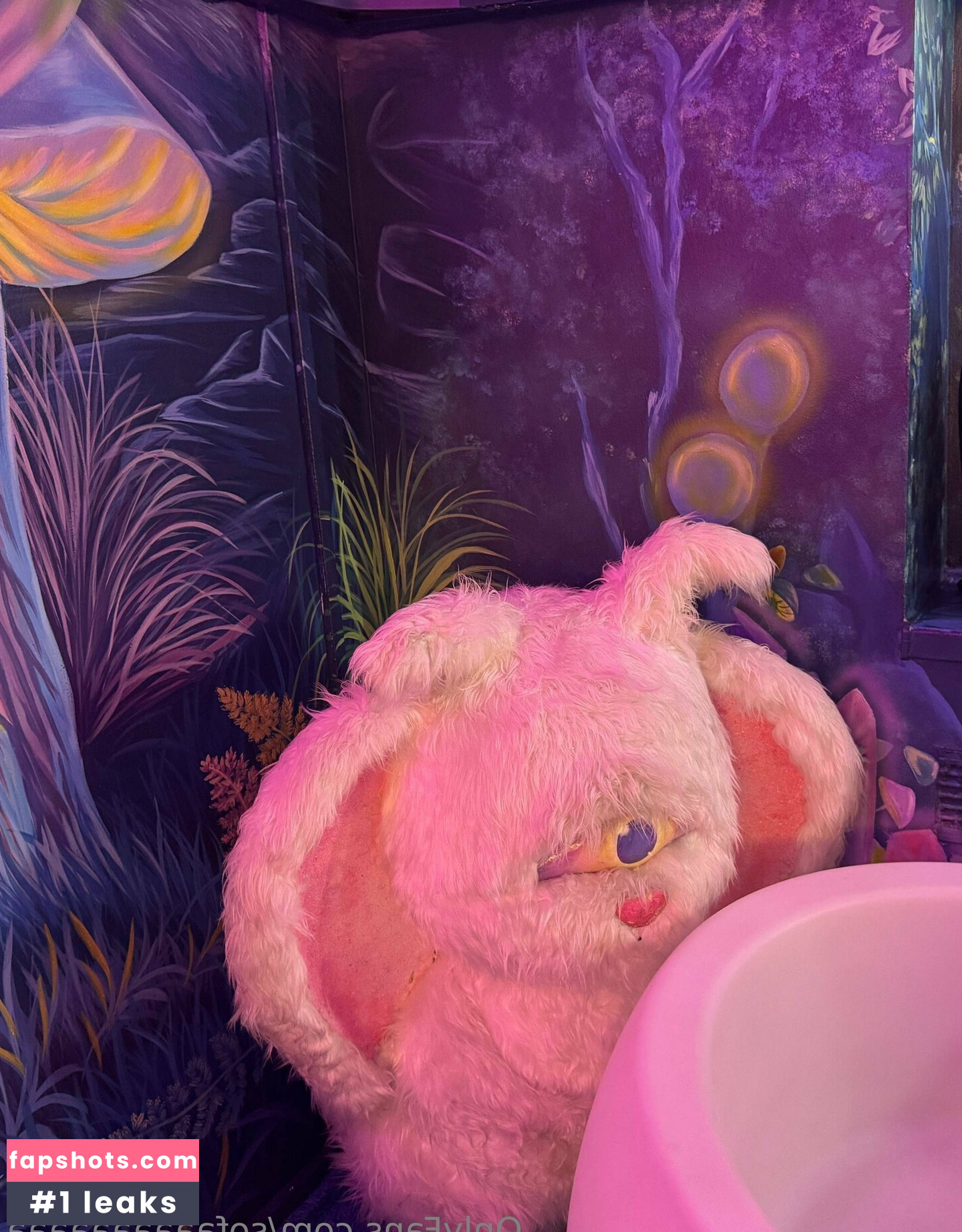 sofaaaaaaaaaa gallery photo #21